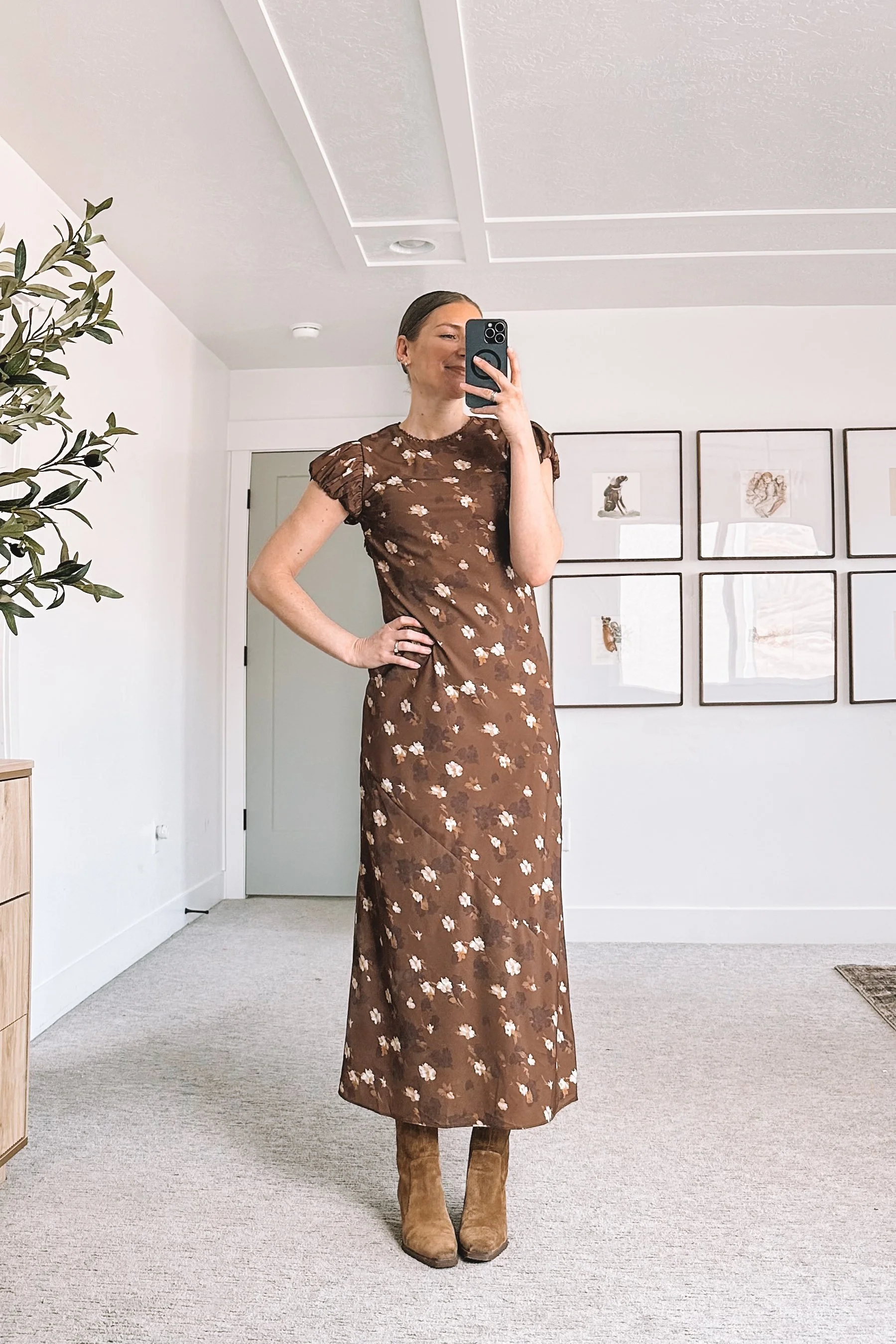 brown floral dress puff sleeve detail