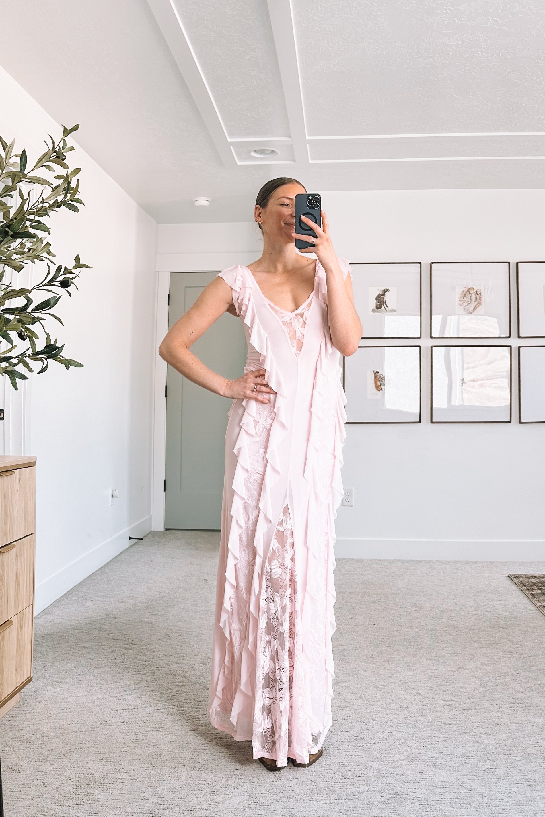 urban outfitters pink ruffle lace dress outfit