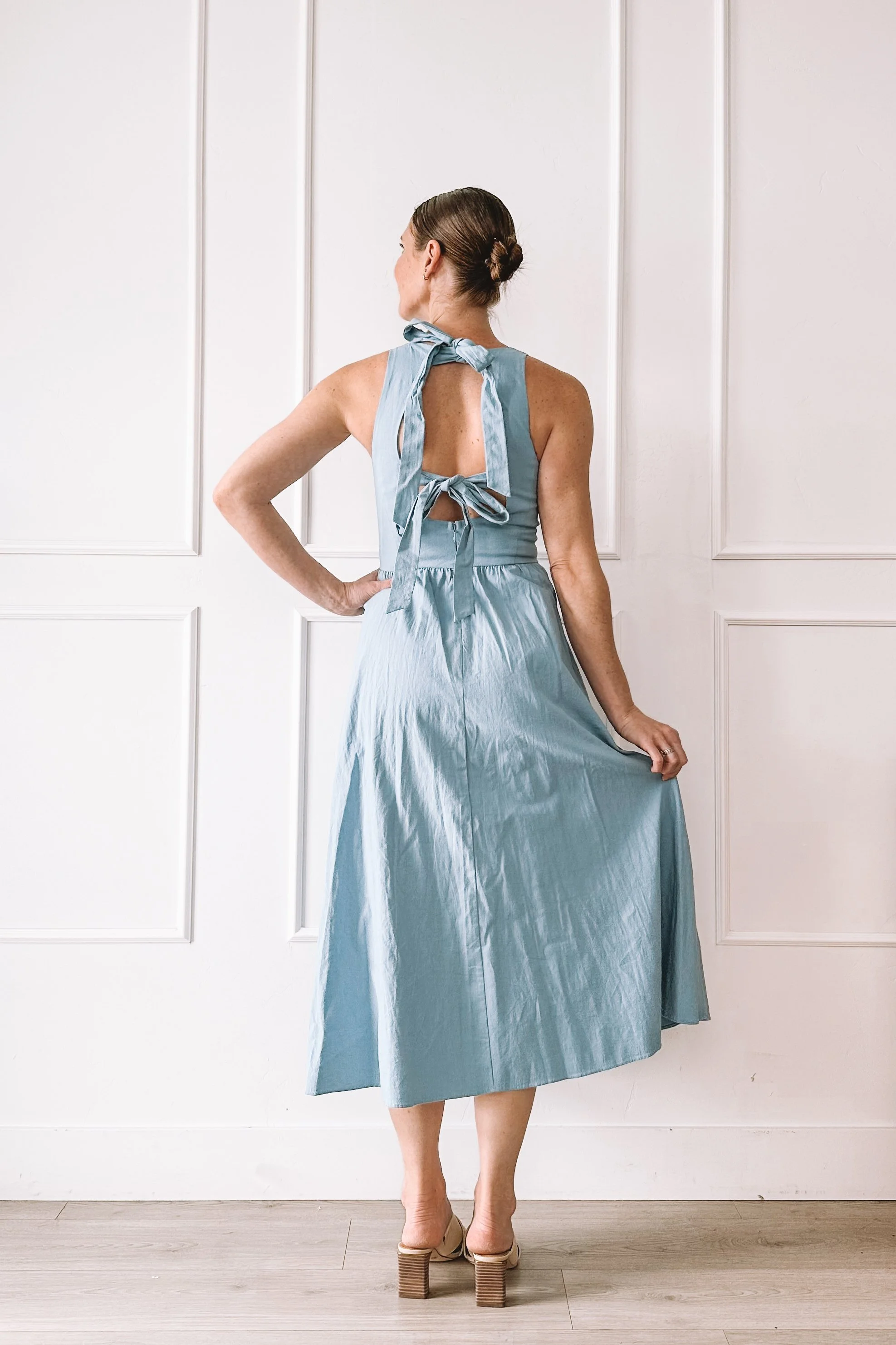 blue sleeveless midi dress spring outfit