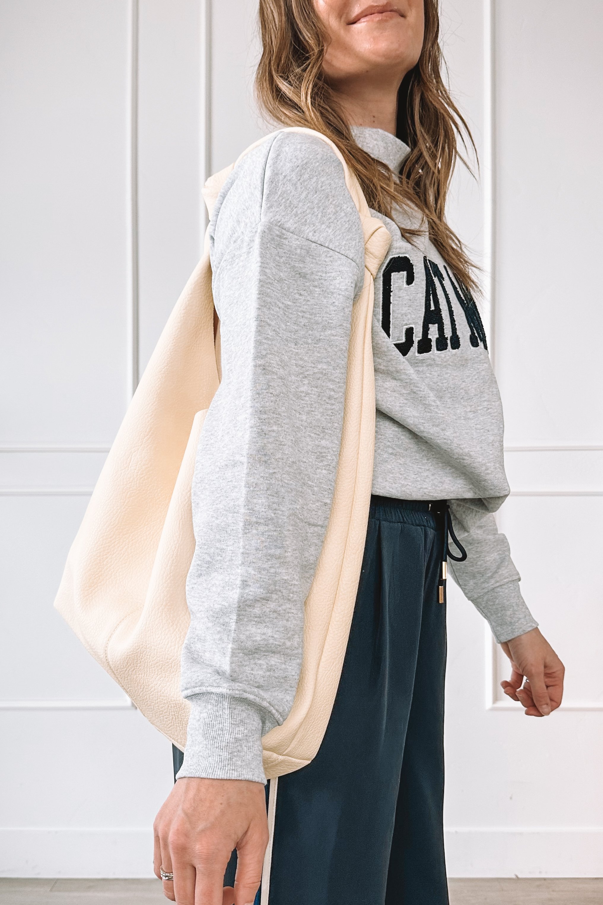 comfortable everyday outfit sneakers