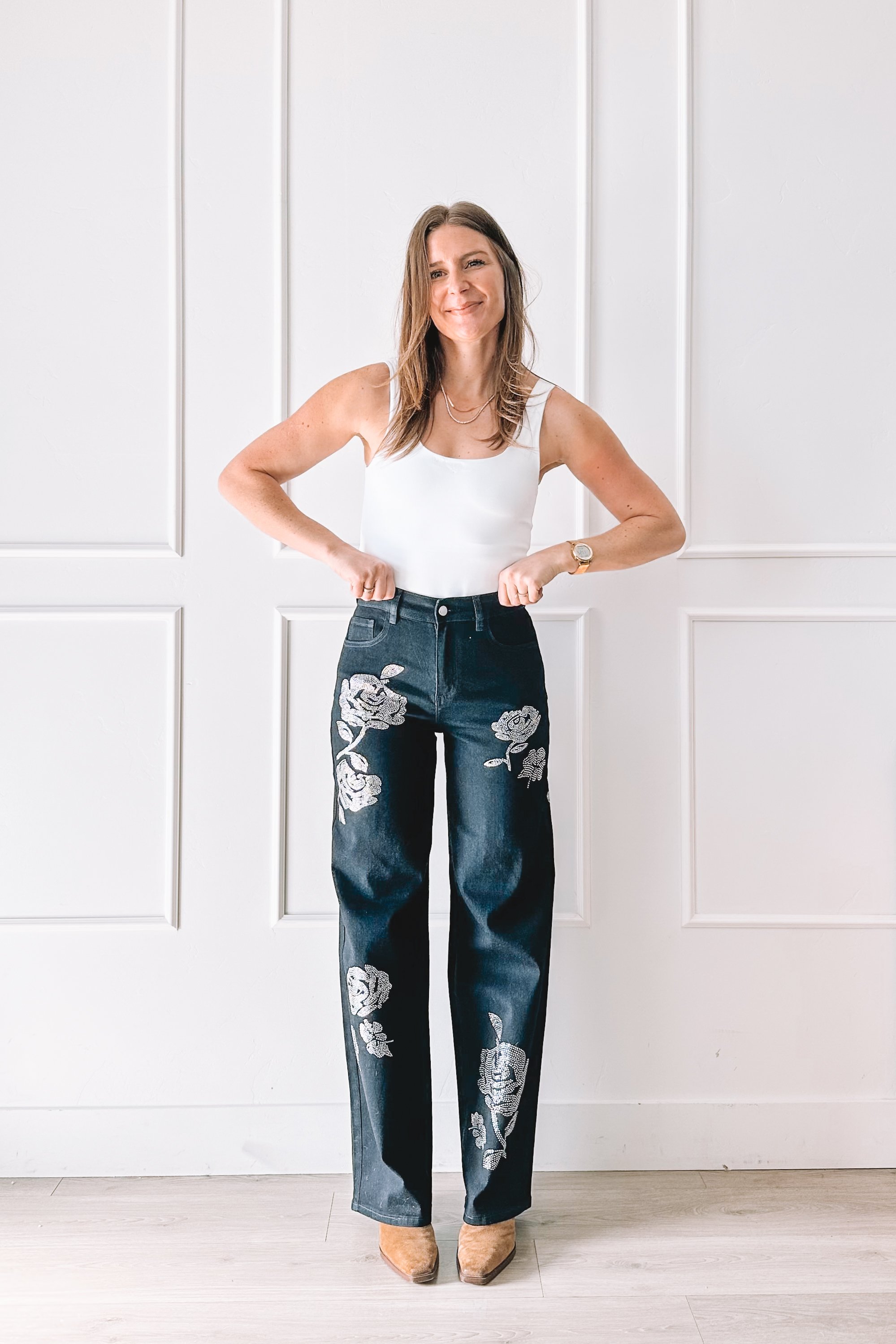 dark blue floral embellished jeans outfit