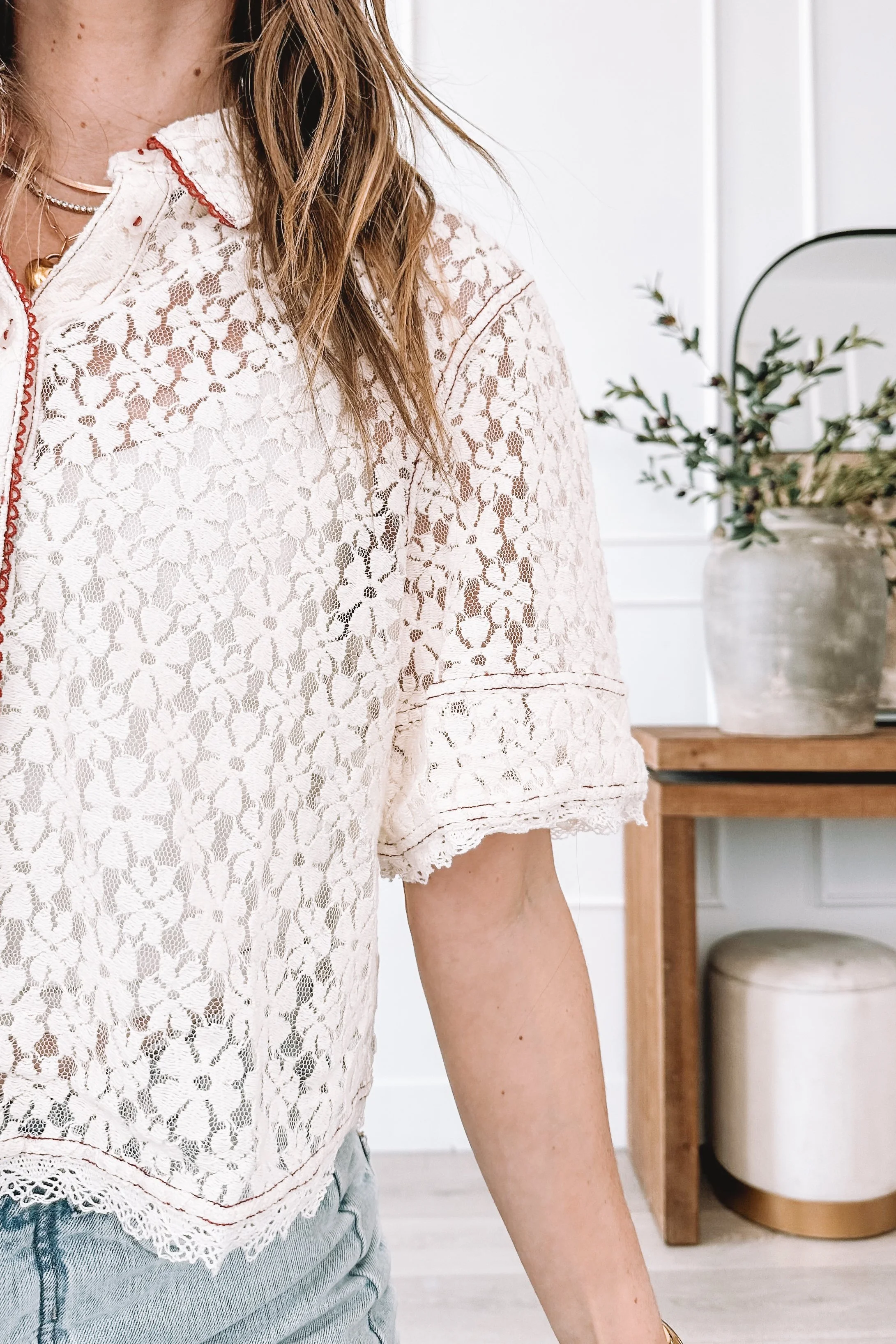 Casual Mom Outfit Wide Leg Jeans And Lace Top