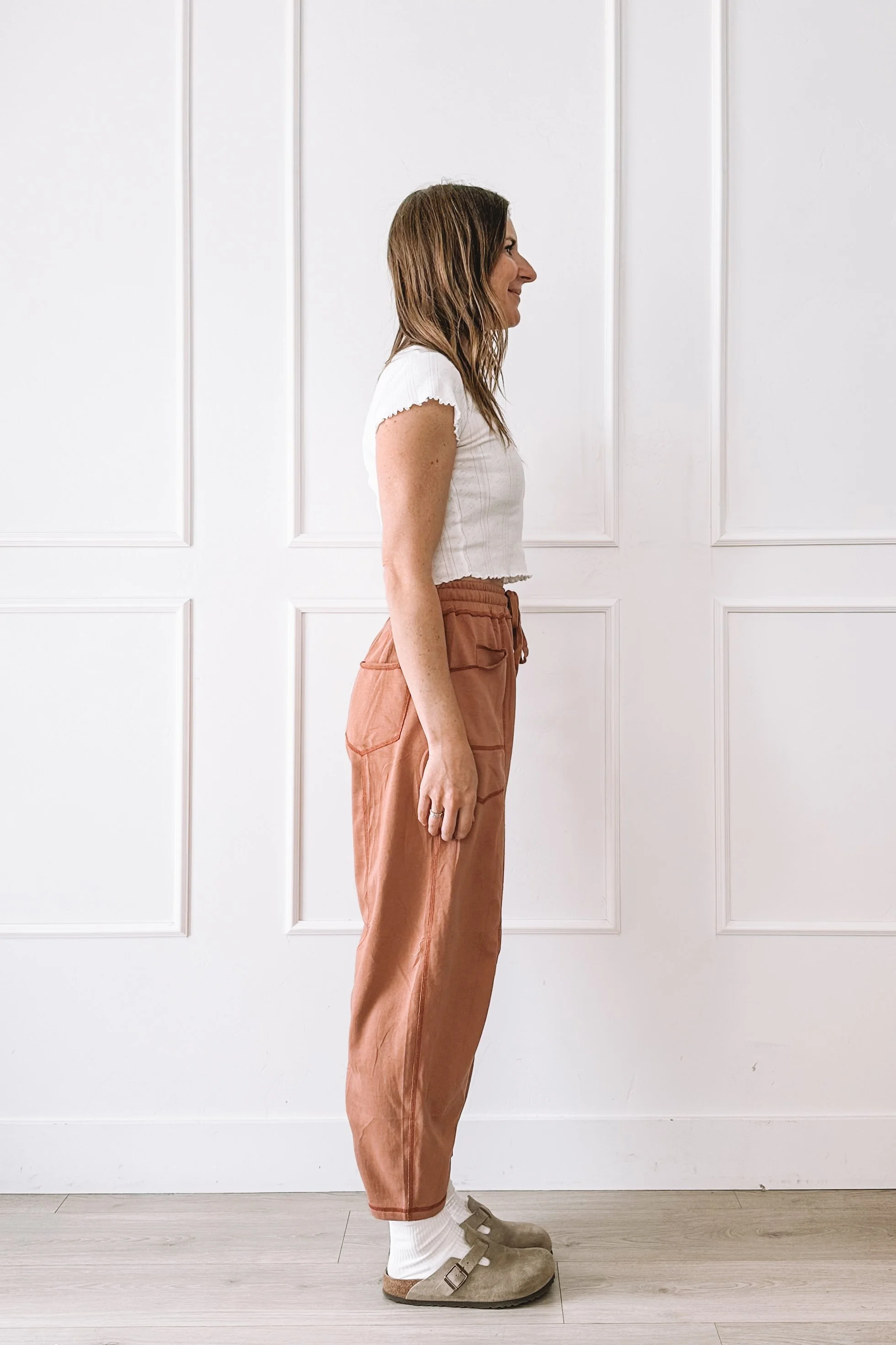 Rust Elastic Waist Pants Casual Outfit