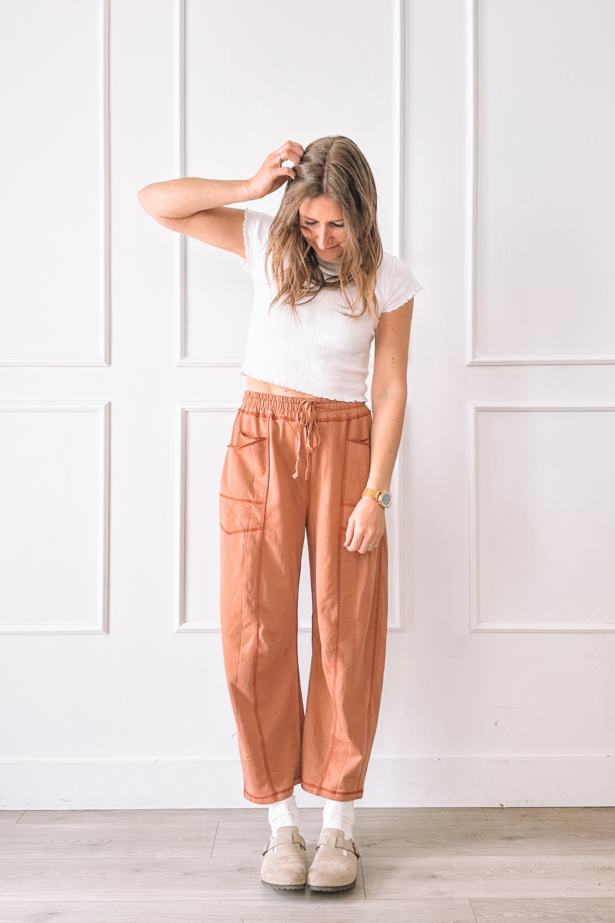 Rust Elastic Waist Pants Casual Outfit