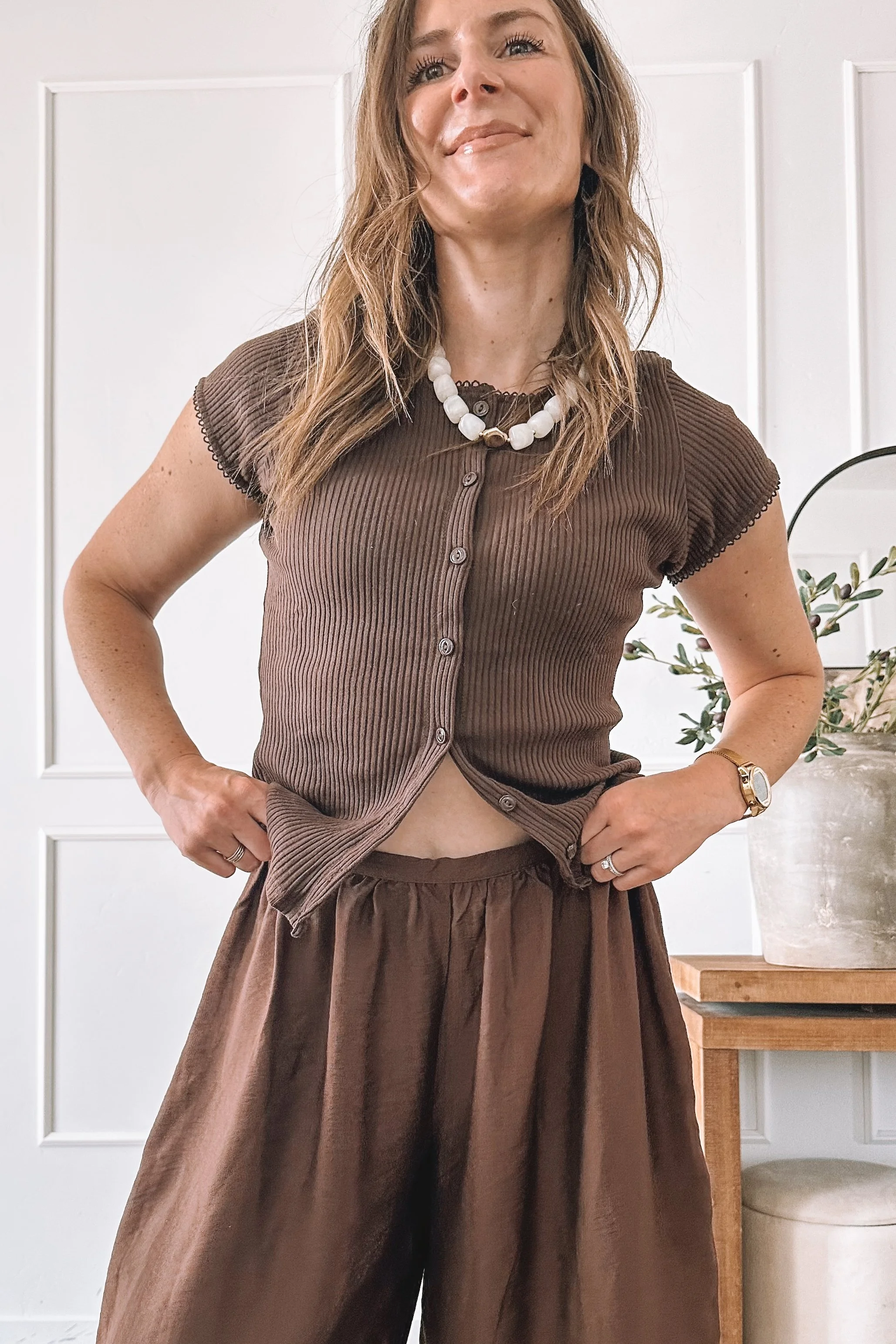 wide leg pants outfit neutral brown look
