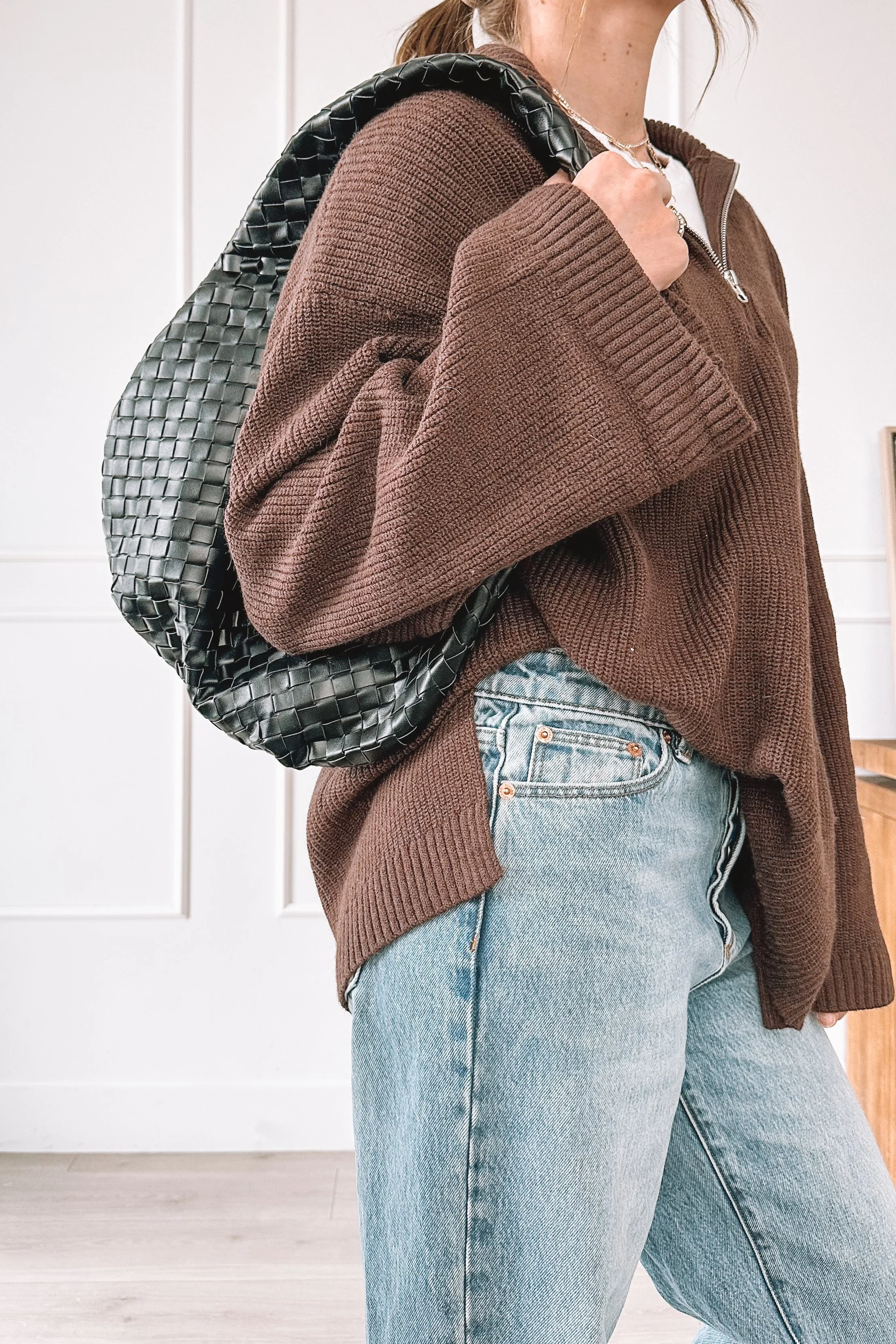 black-woven-hobo-bag-amazon-outfit-detail