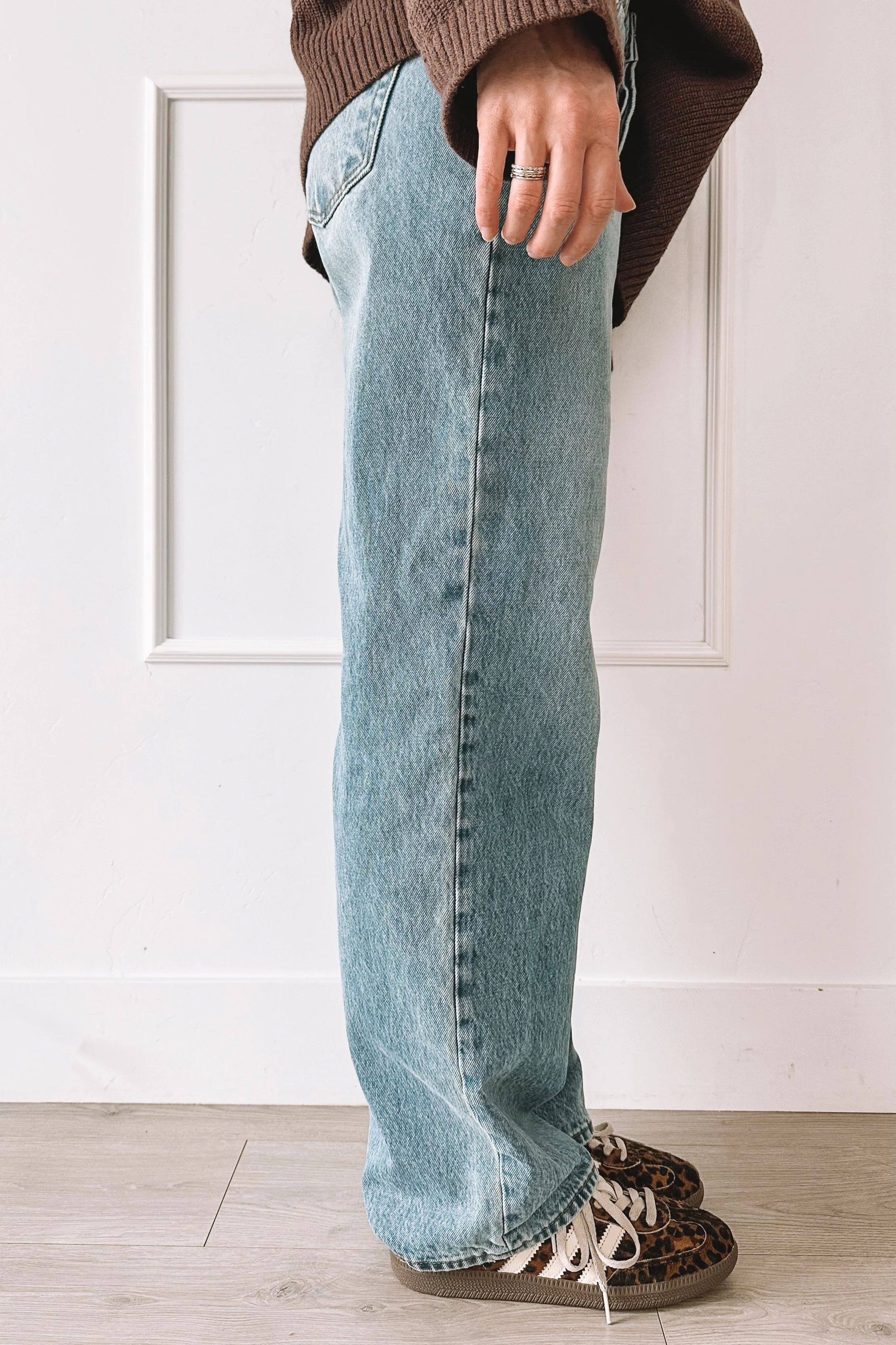 foxy-kind-leopard-sneakers-close-up-outfit-detail