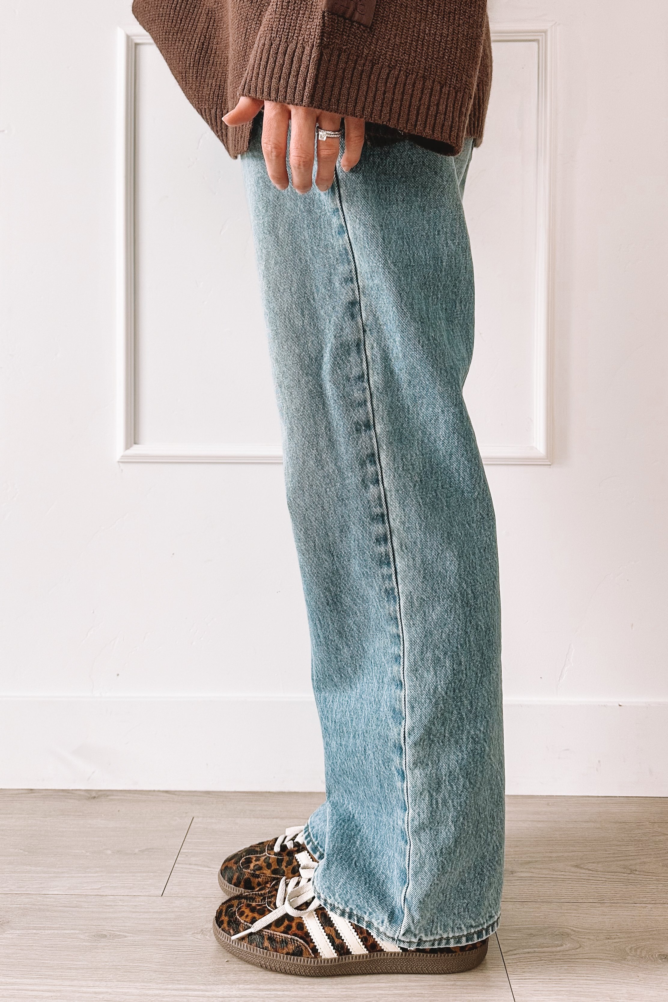 foxy-kind-leopard-sneakers-close-up-outfit-detail