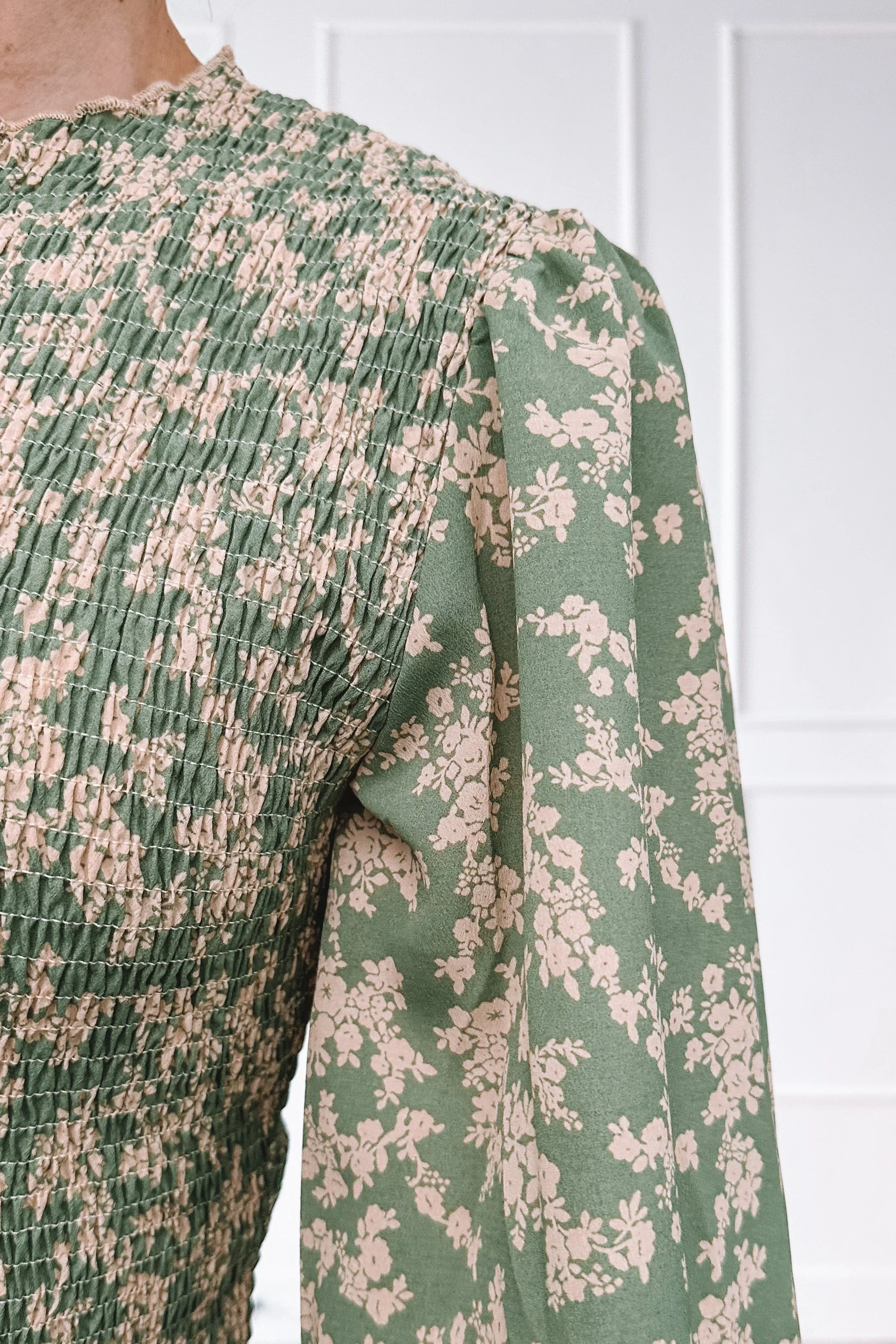 sage-green-floral-maxi-dress-balloon-sleeves-mothers-day