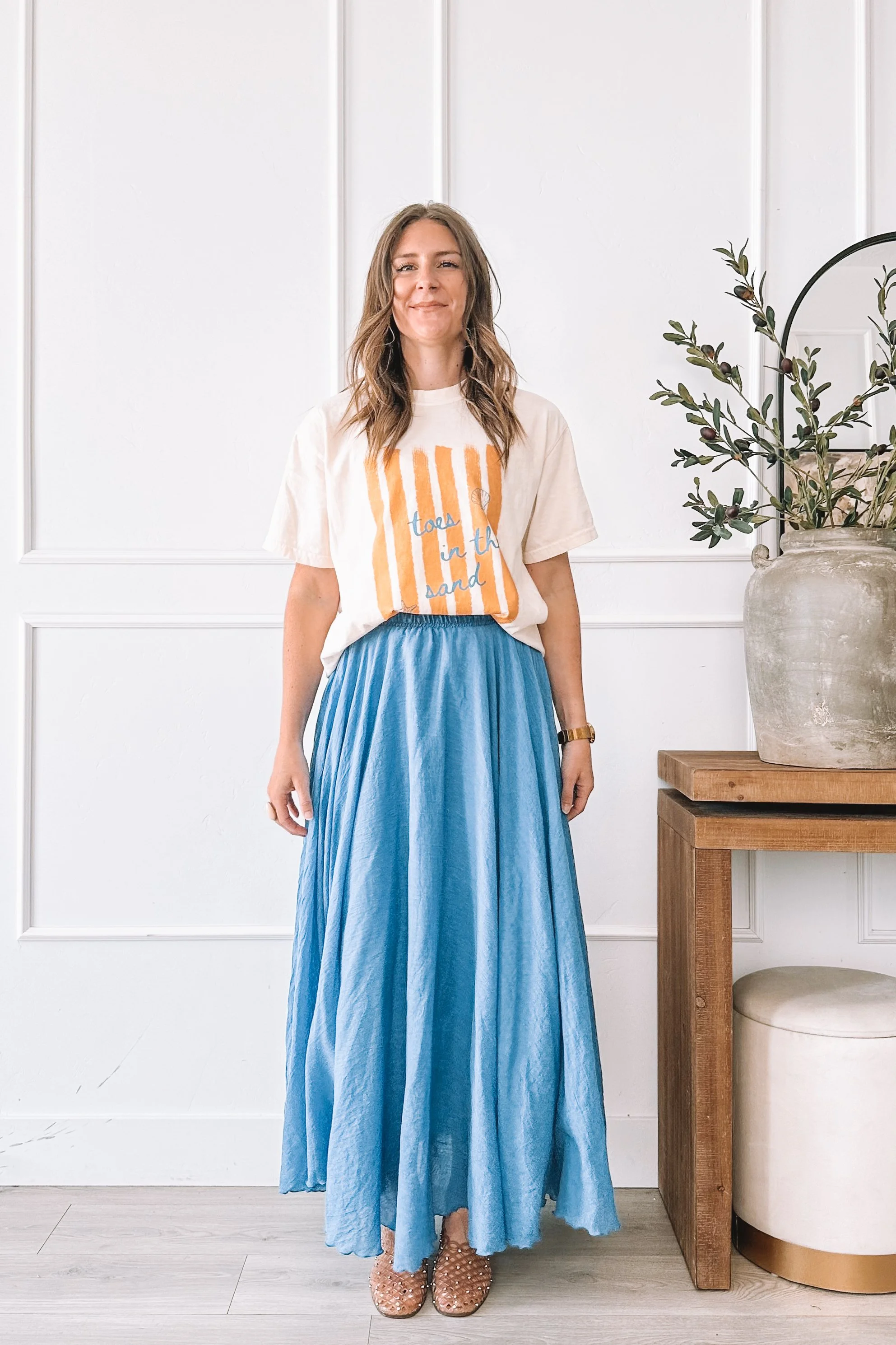 toes-in-the-sand-graphic-tee-outfit-blue-maxi-skirt-sandals