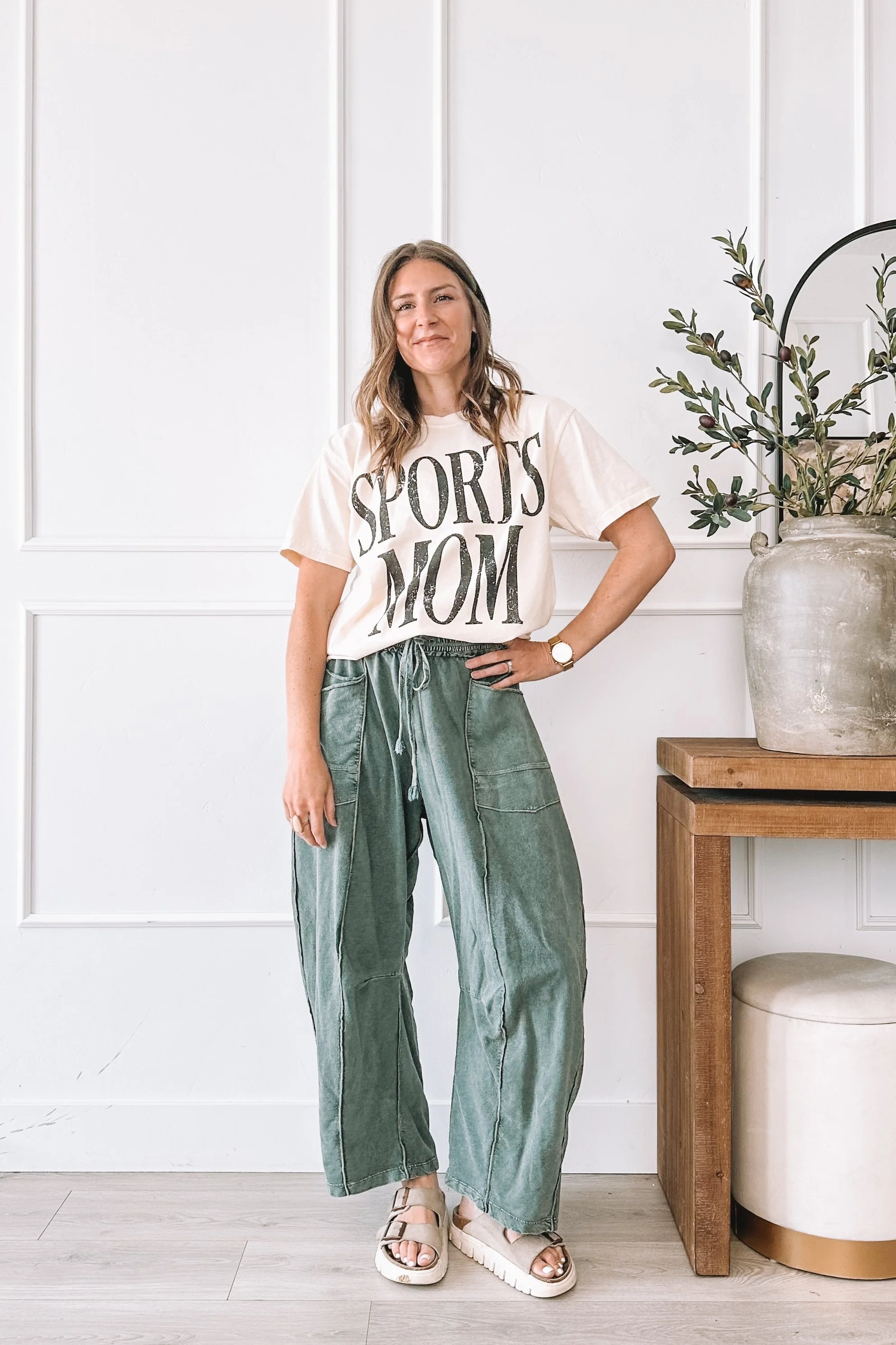 sports-mom-graphic-tee-outfit-barrel-leg-pants-spring