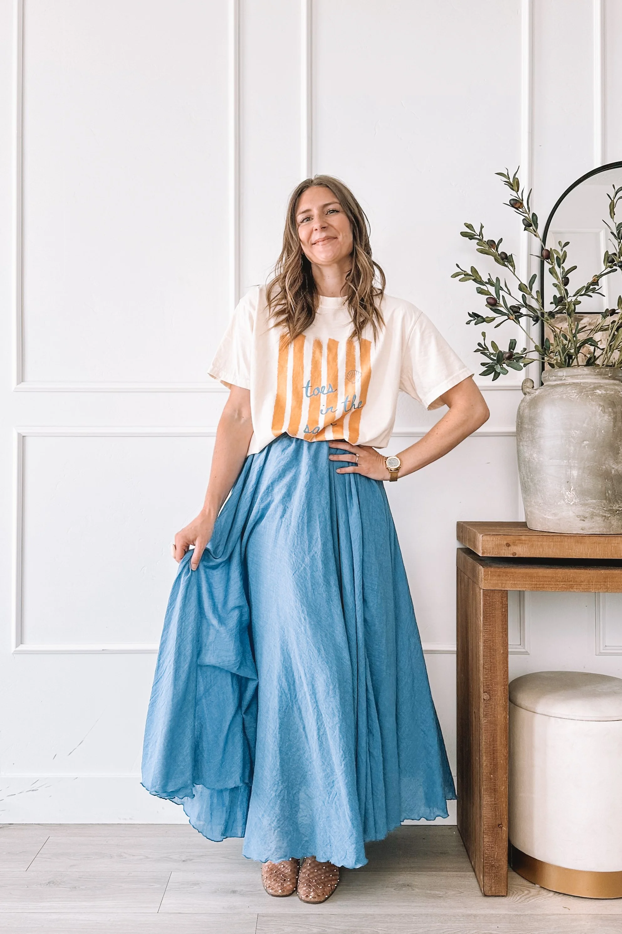 toes-in-the-sand-graphic-tee-outfit-blue-maxi-skirt-sandals
