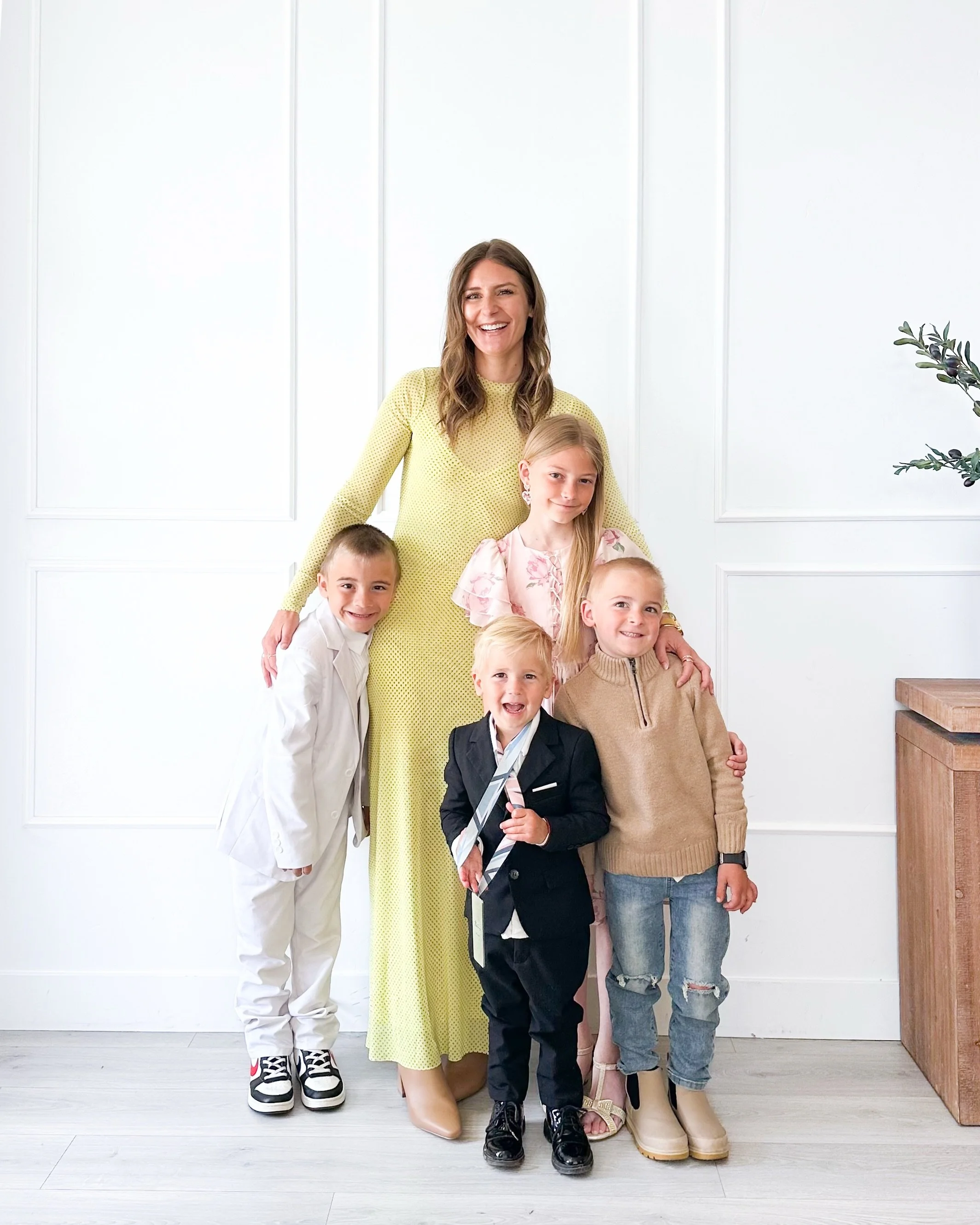 being a mom, hallelujah
petting wild snakes, hallelujah
homemade cards + gifts, hallelujah
getting dressed up, hallelujah
a plate full of oysters, hallelujah 
discovering white peacocks, hallelujah
yummy bottomless food, hallelujah
the beauty God cre