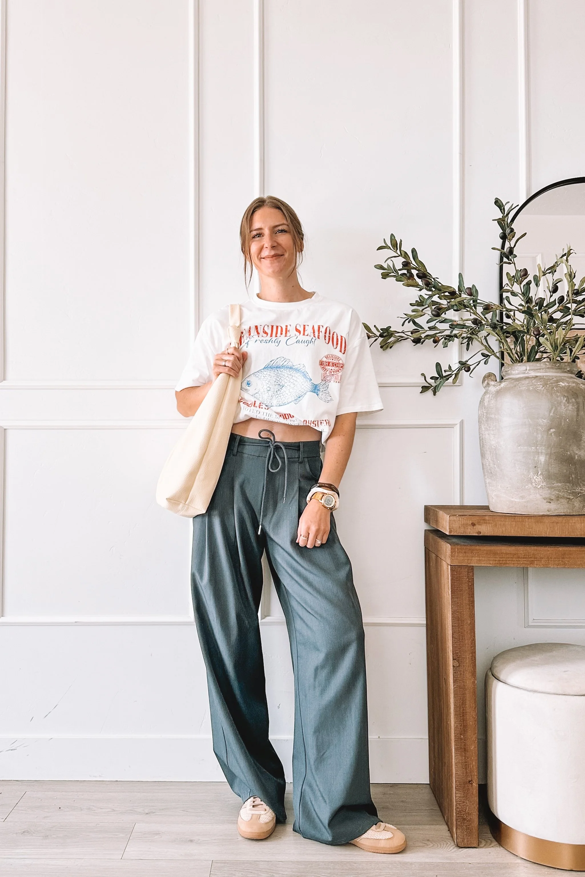 Homeschooling Mom Outfit Ideas Graphic Tee and Wide Leg Pants 2026