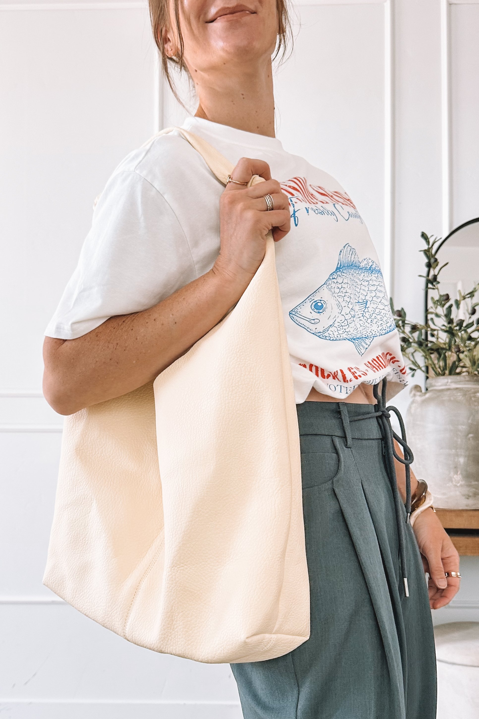 Homeschooling Mom Outfit Ideas Graphic Tee and Wide Leg Pants 2026