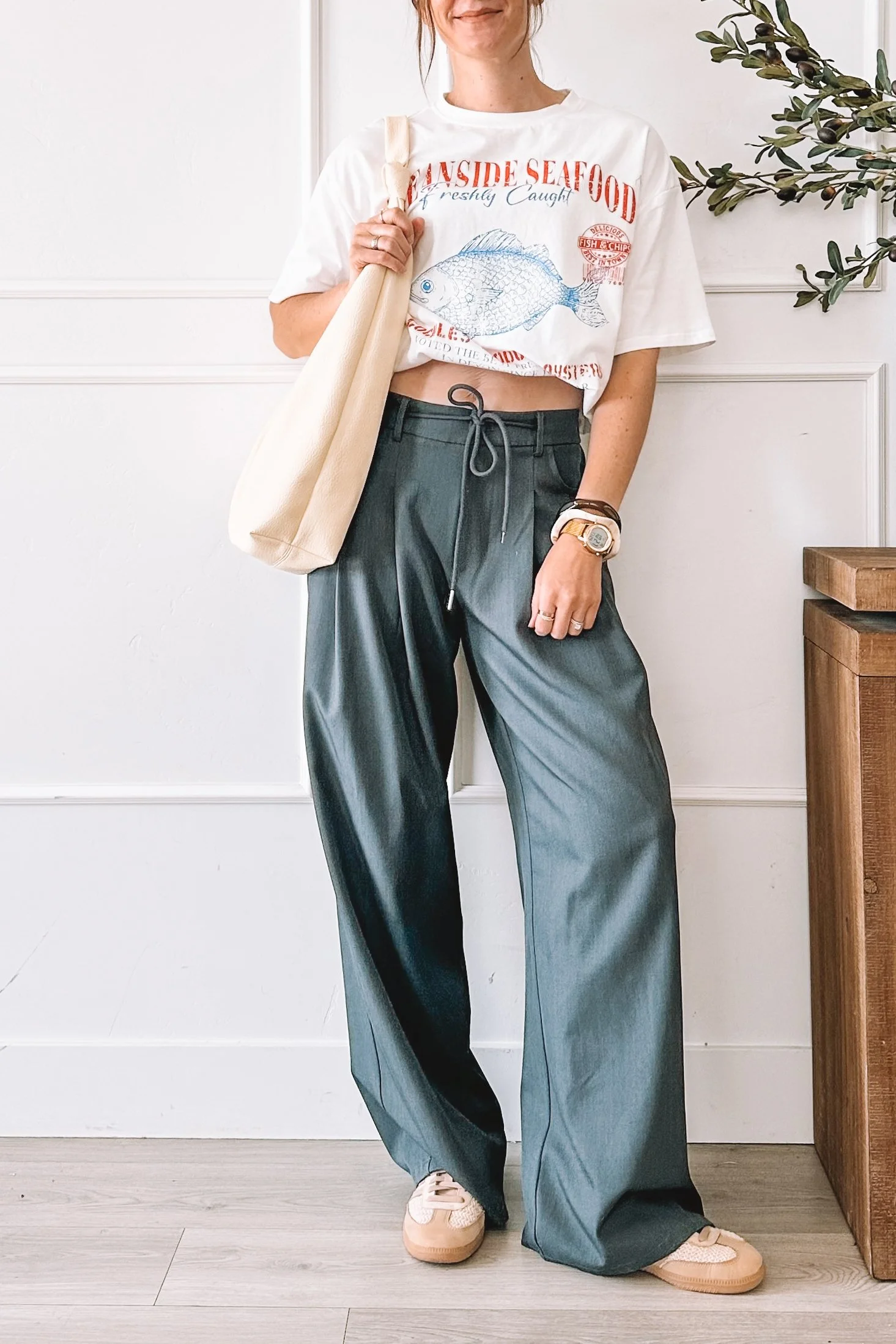What a Homeschooling Mom of Four Actually Wears Every Day | Graphic Tee Outfit Ideas
