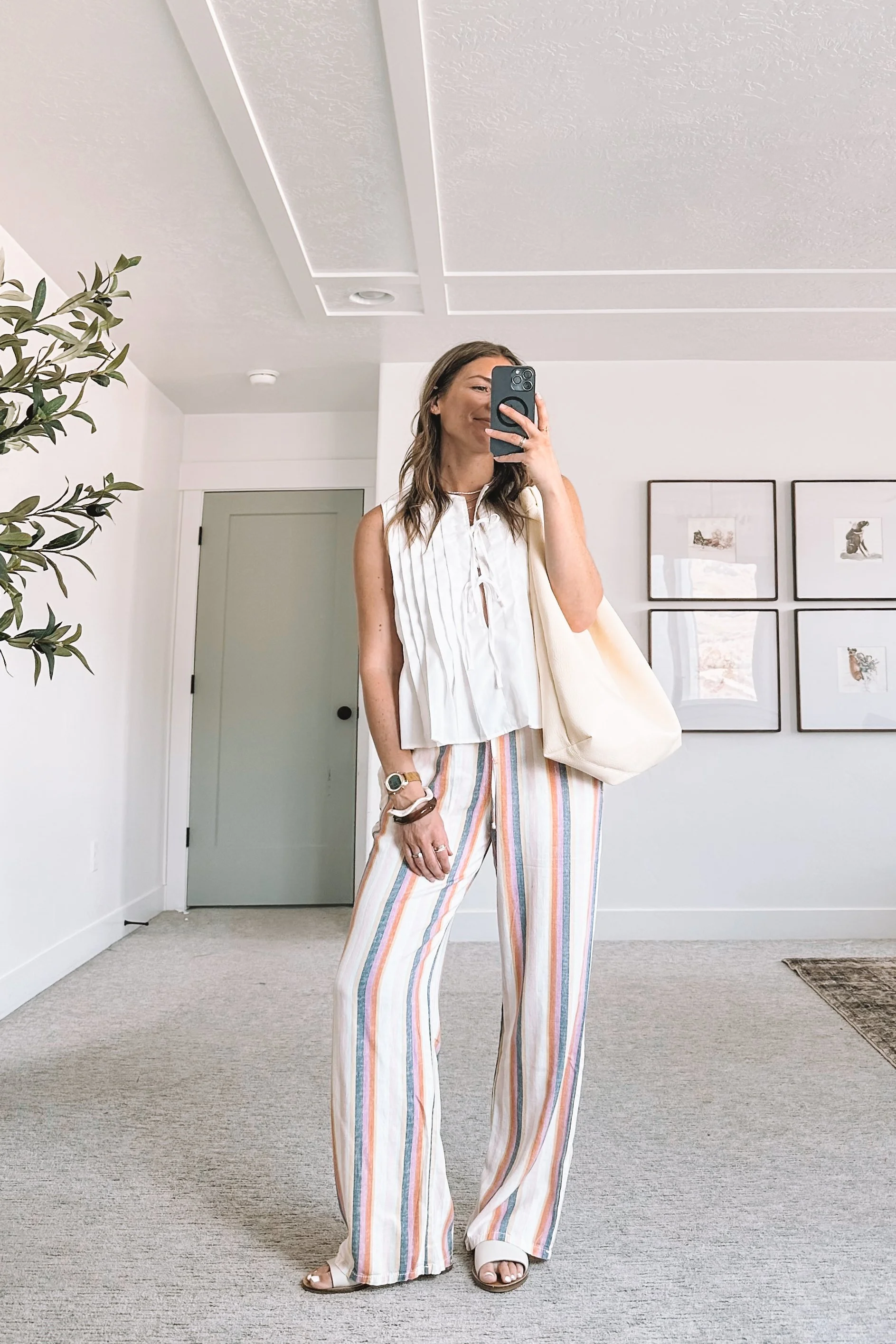 Comfortable and Cute Mom Outfits