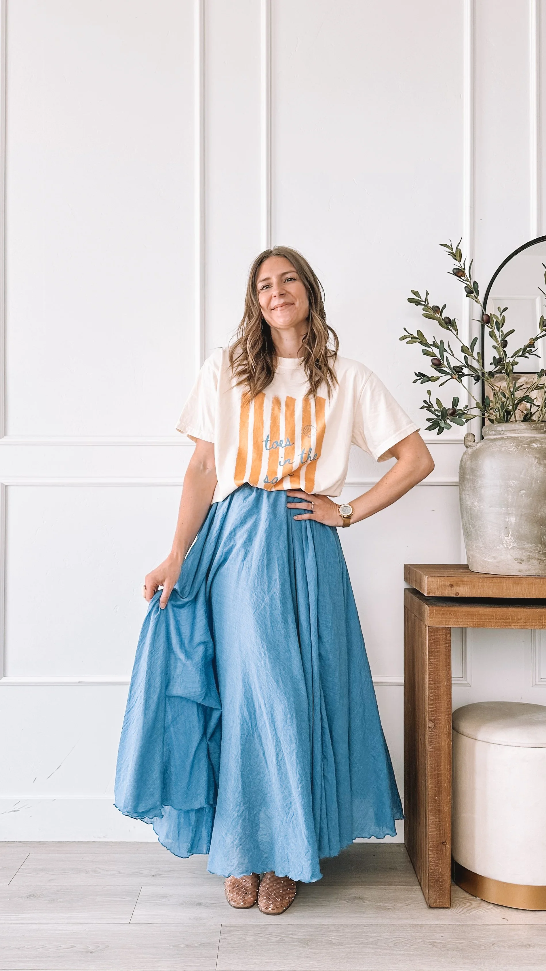 Graphic Tee Outfit Ideas for Moms