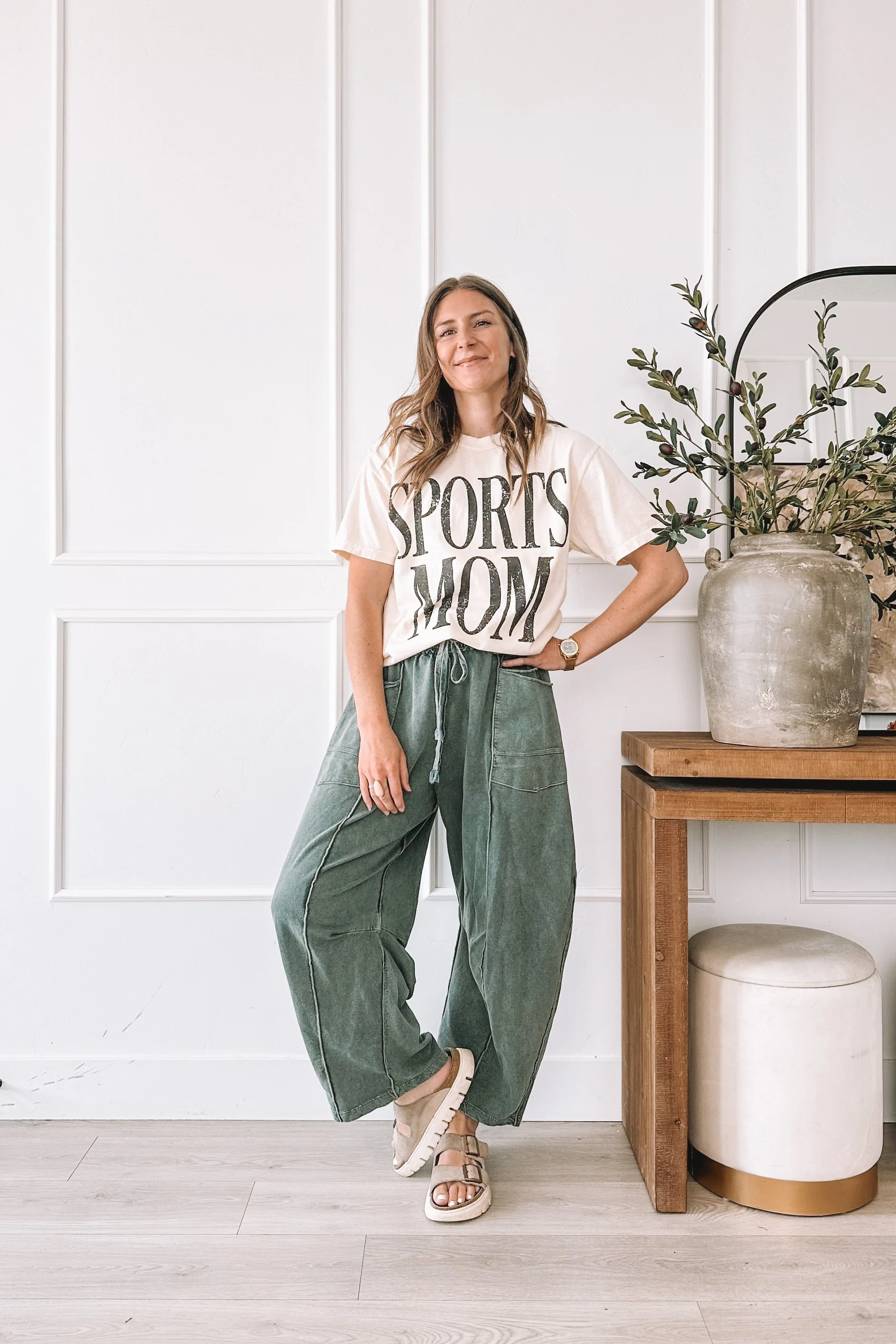 Graphic Tee Outfit Ideas for Moms