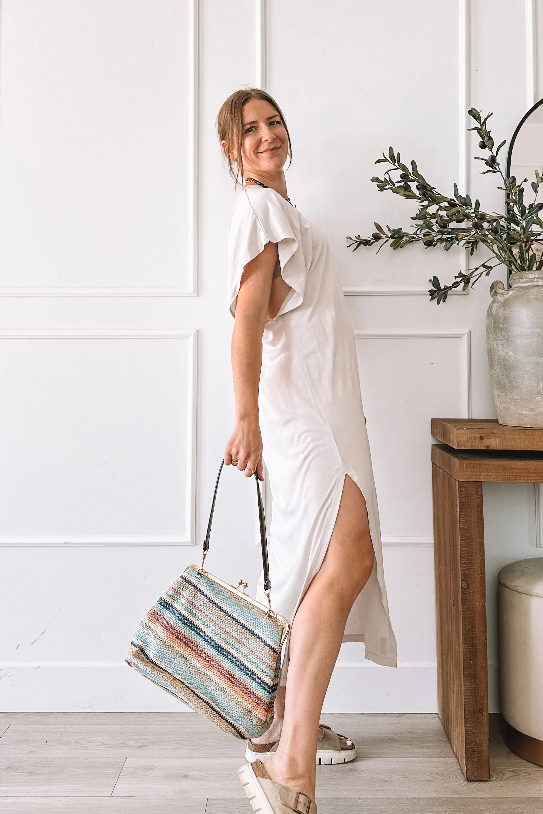 Casual Midi Dress Outfit With Striped Bag
