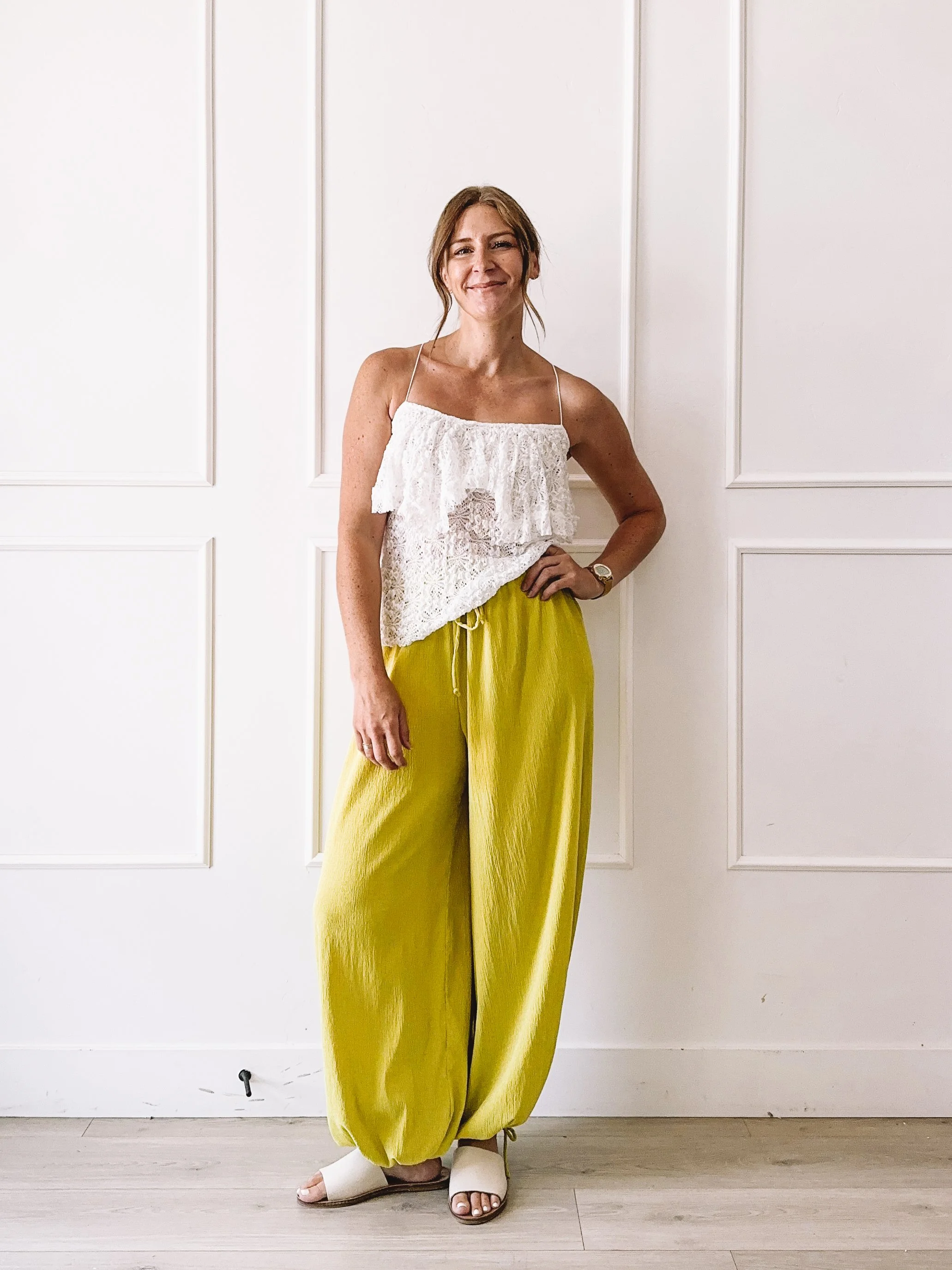 Comfortable Balloon Pants Outfit Idea for Summer