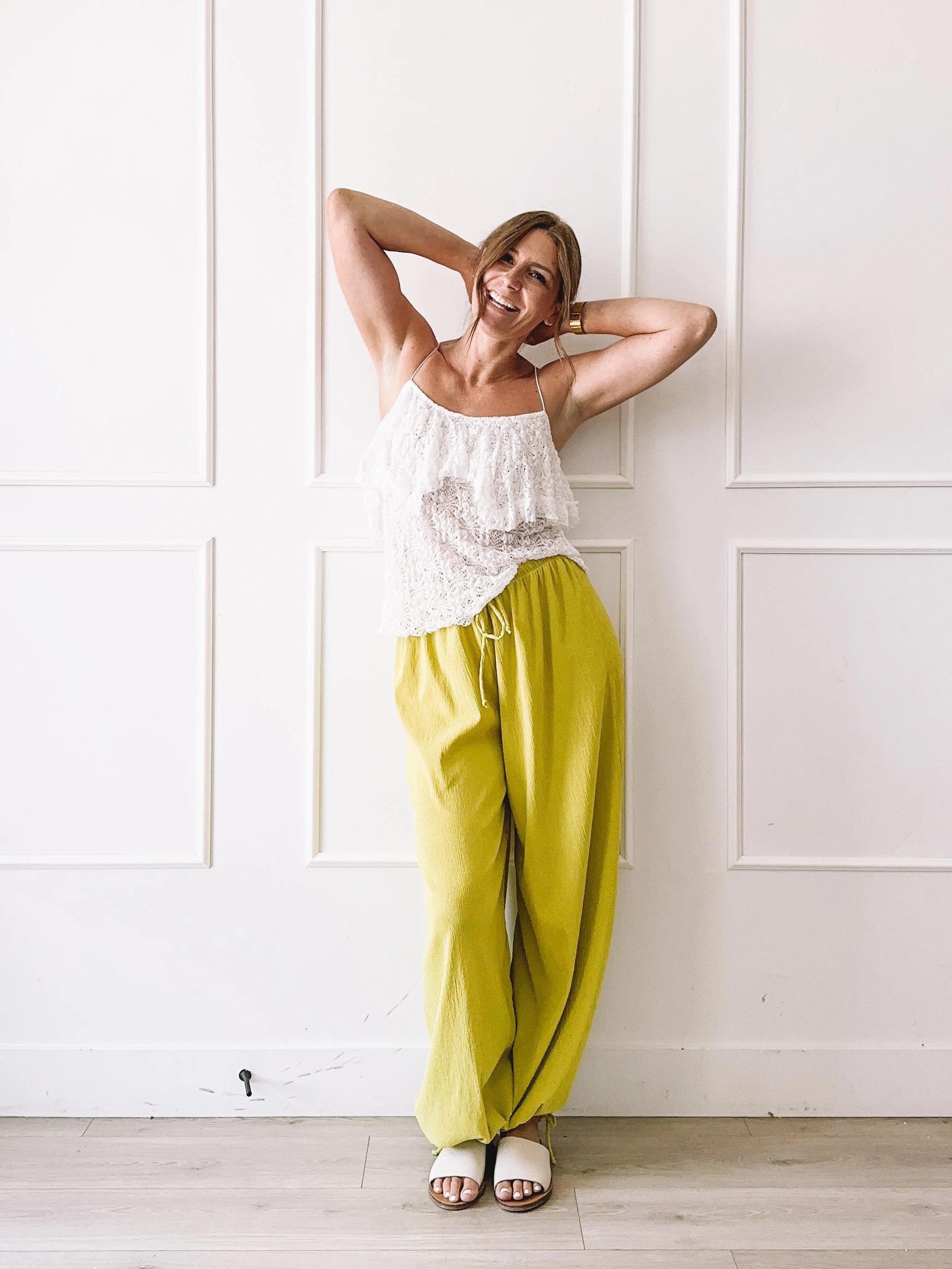 What to Wear With Balloom Pants for Everyday