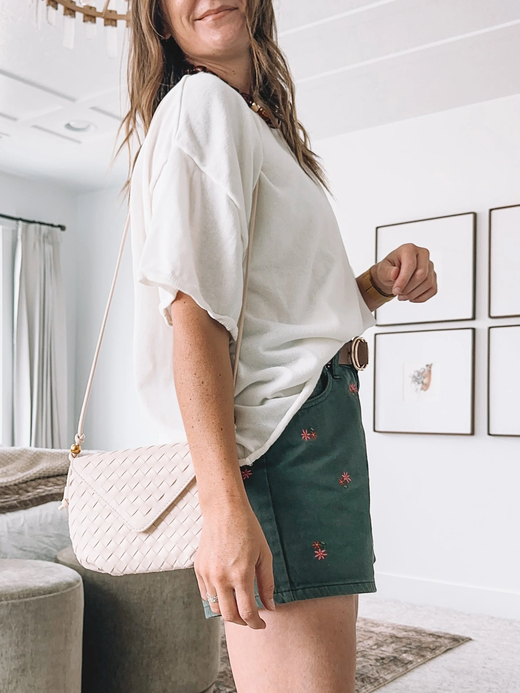 Neutral Summer Outfit Idea for Moms
