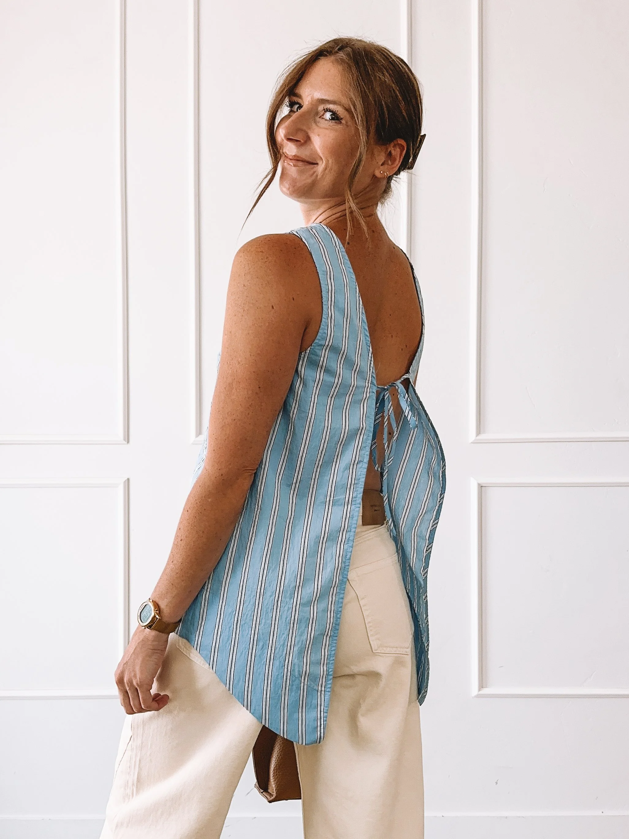 Open Tie Back Top Detail