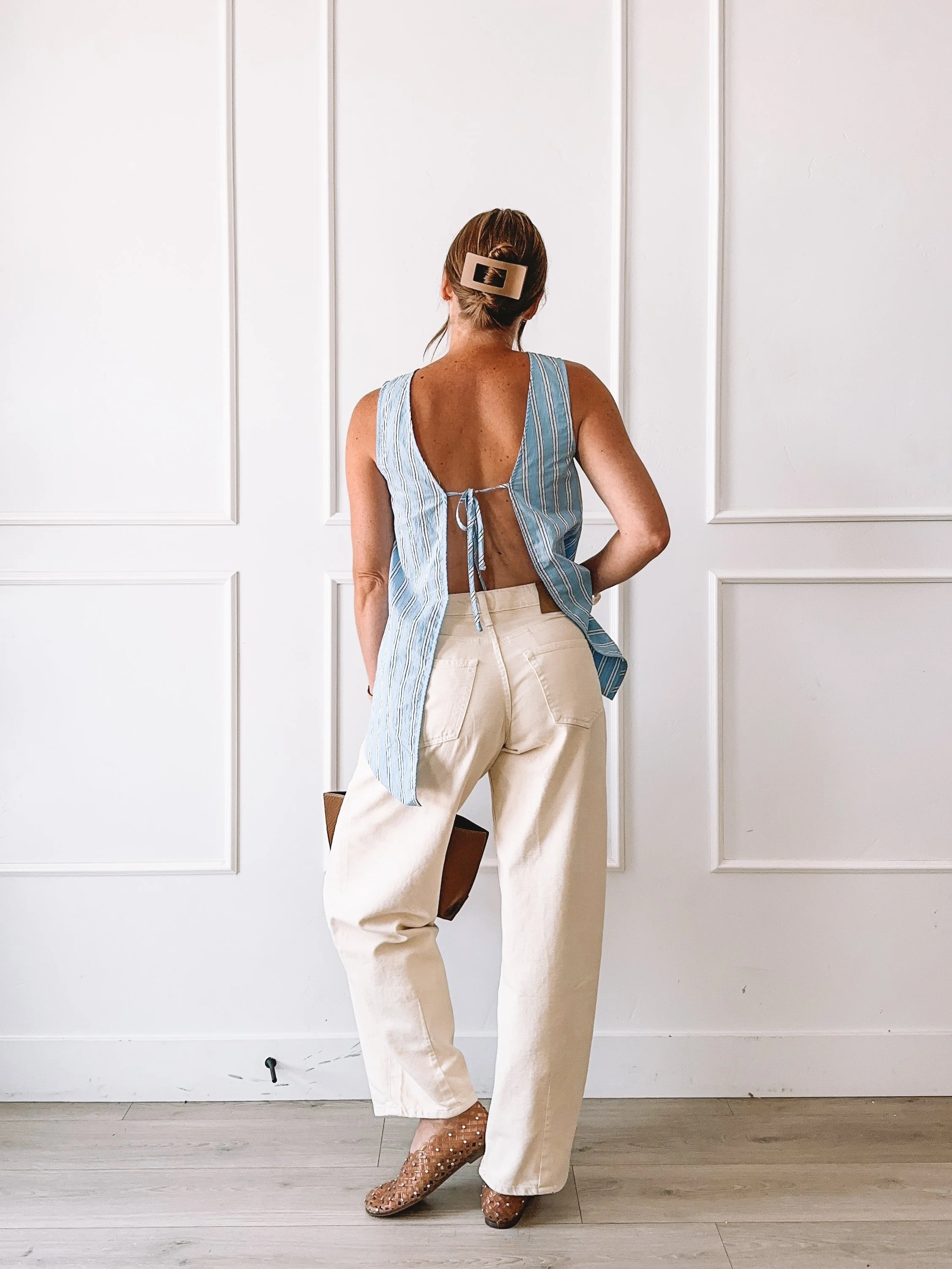 Open Tie Back Top Detail