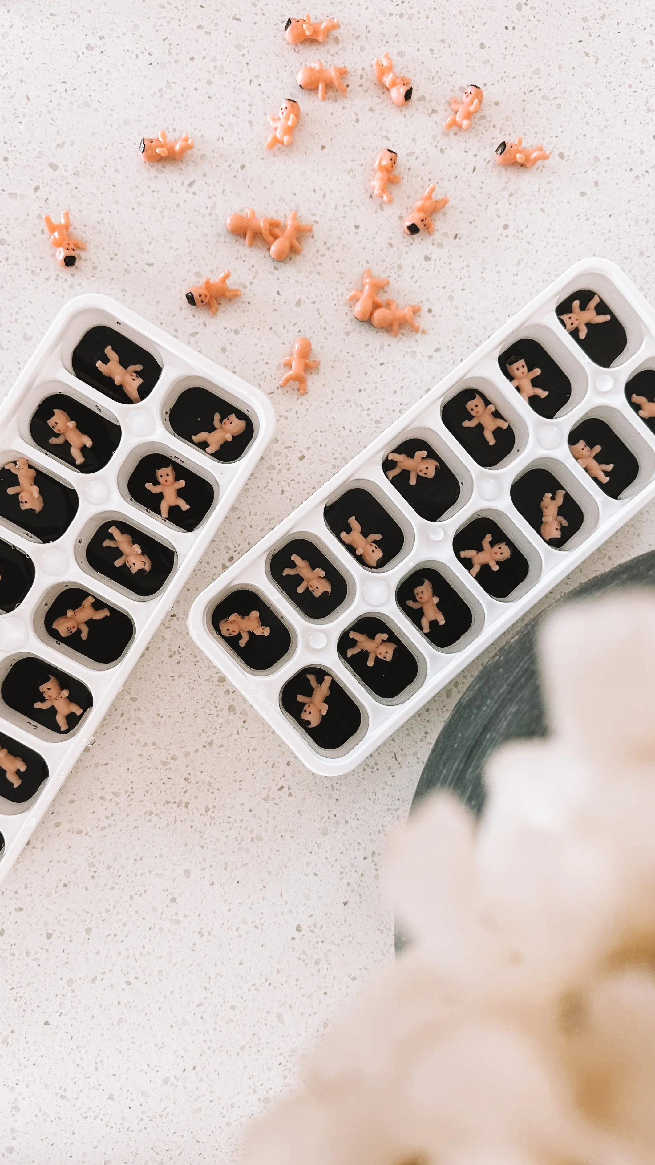 5 Cheap, Quick and Easy Baby Shower Games (even kids can play!)