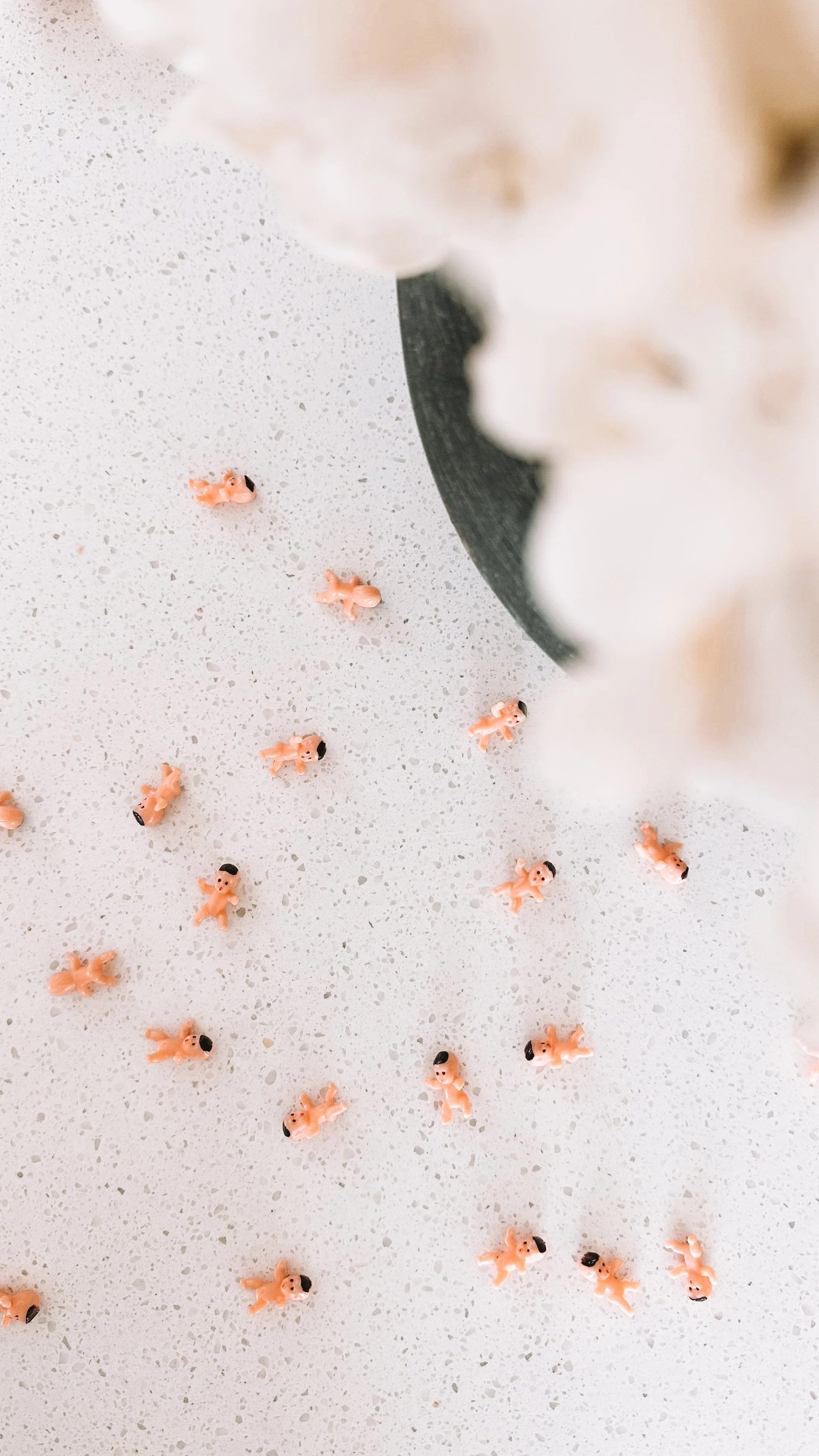 5 Cheap, Quick and Easy Baby Shower Games (even kids can play!)