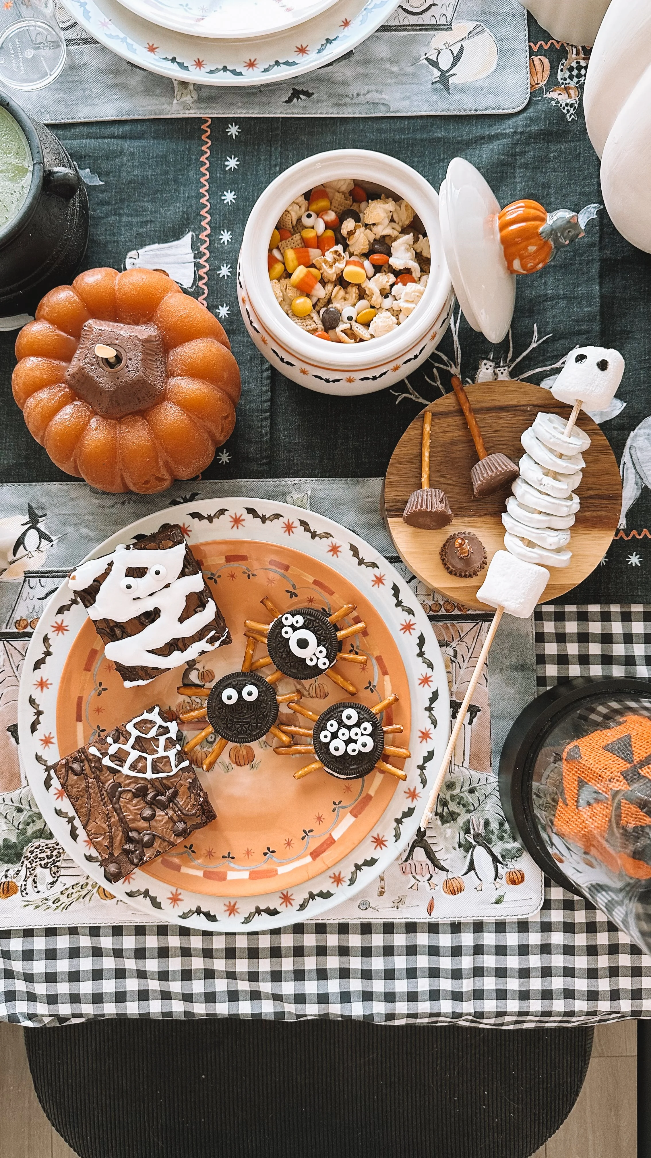kids halloween party treat ideas - diy edible halloween treats
