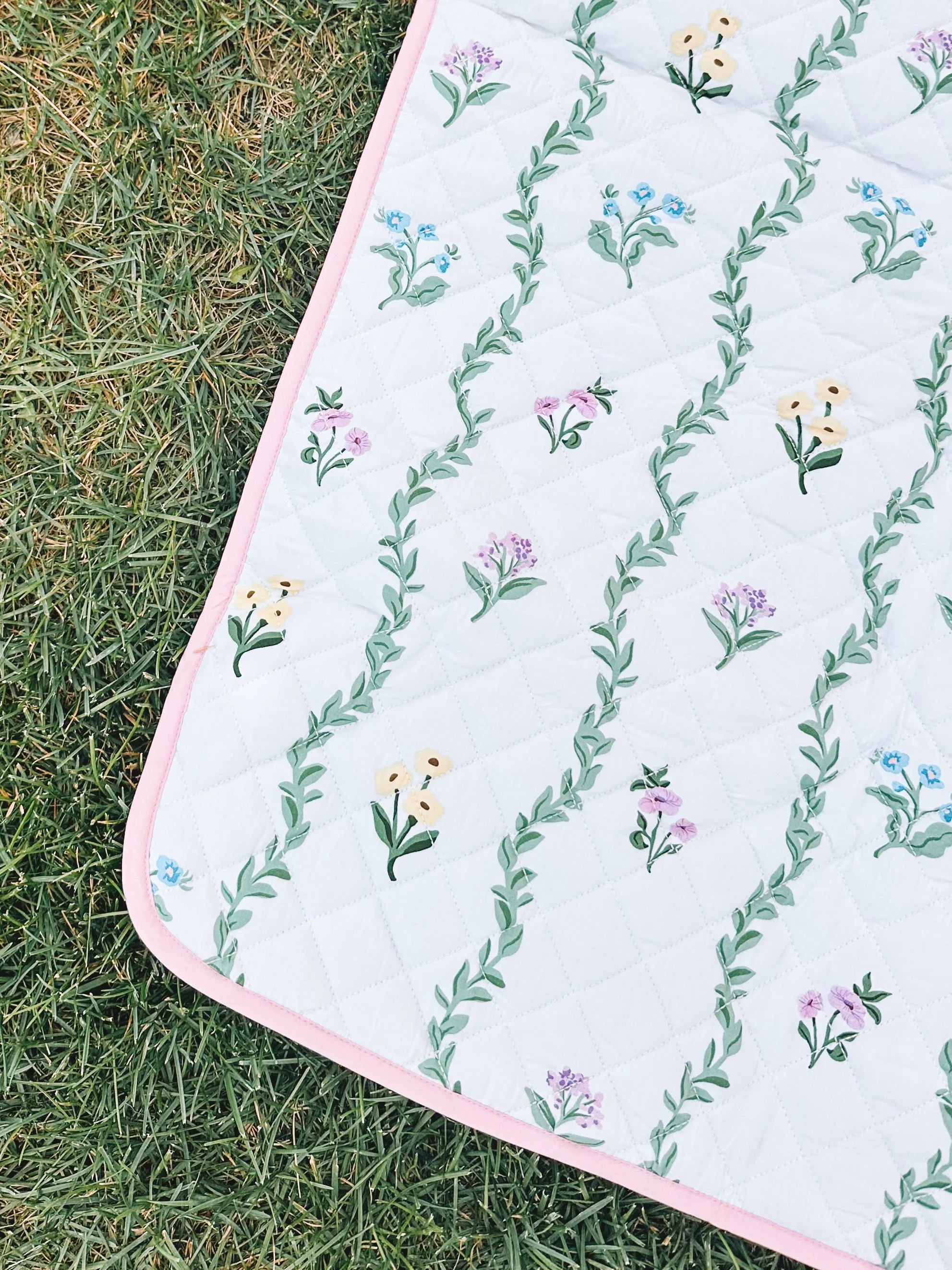 Baby Registry Must Haves I Would Add if I Had a Fifth Baby - Waterproof Outdoor Play Mat