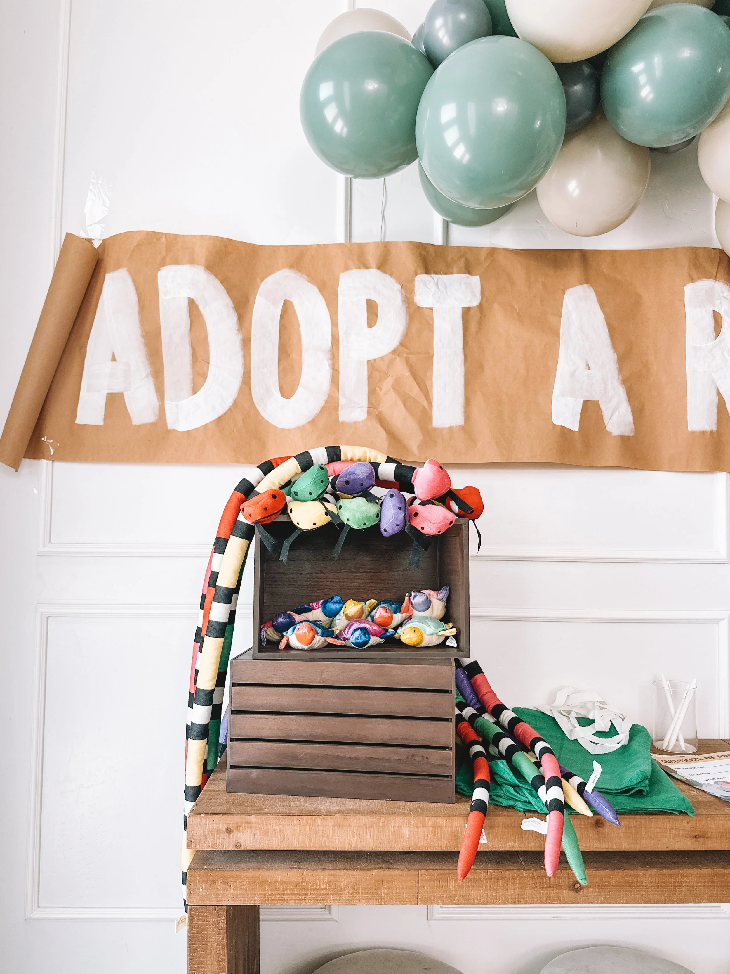 Adopt A Reptile Party Favor Station