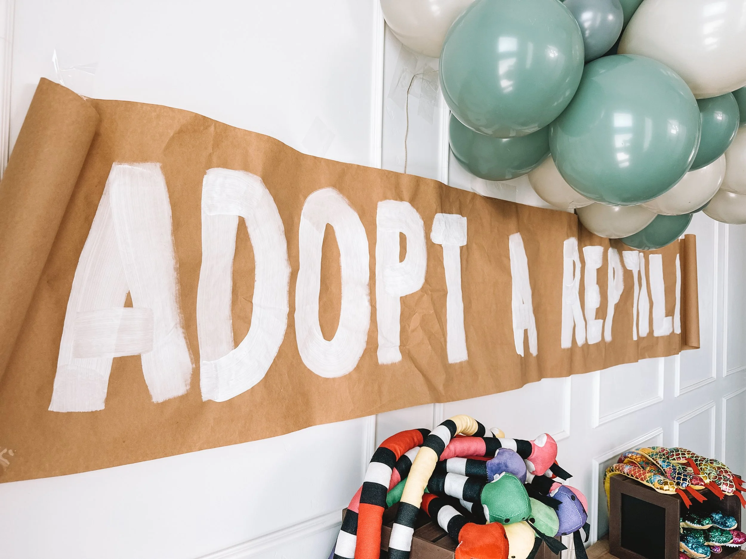 Adopt A Reptile Party Favor Station