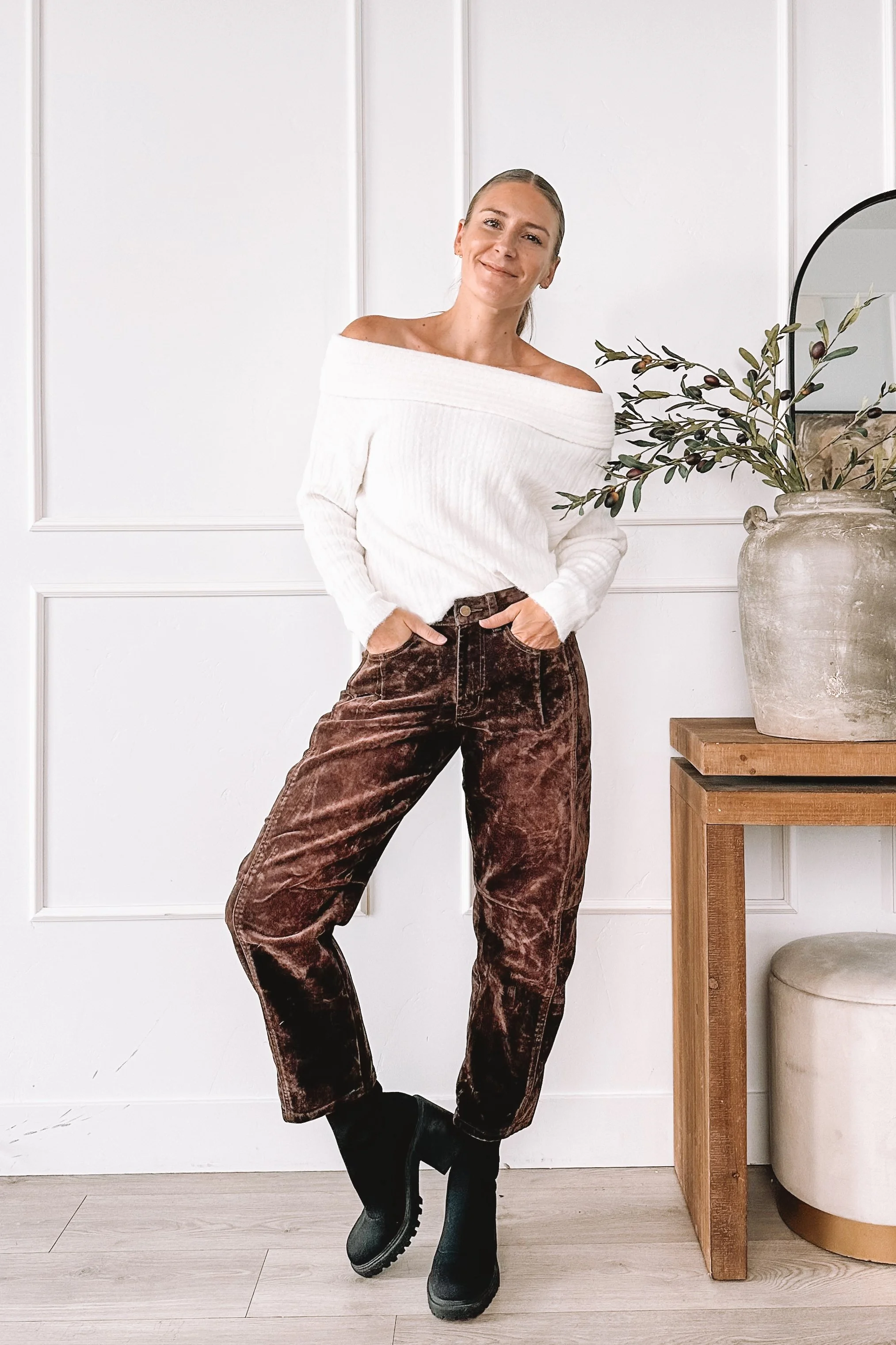 Casual Holiday Outfit With Velvet Pants