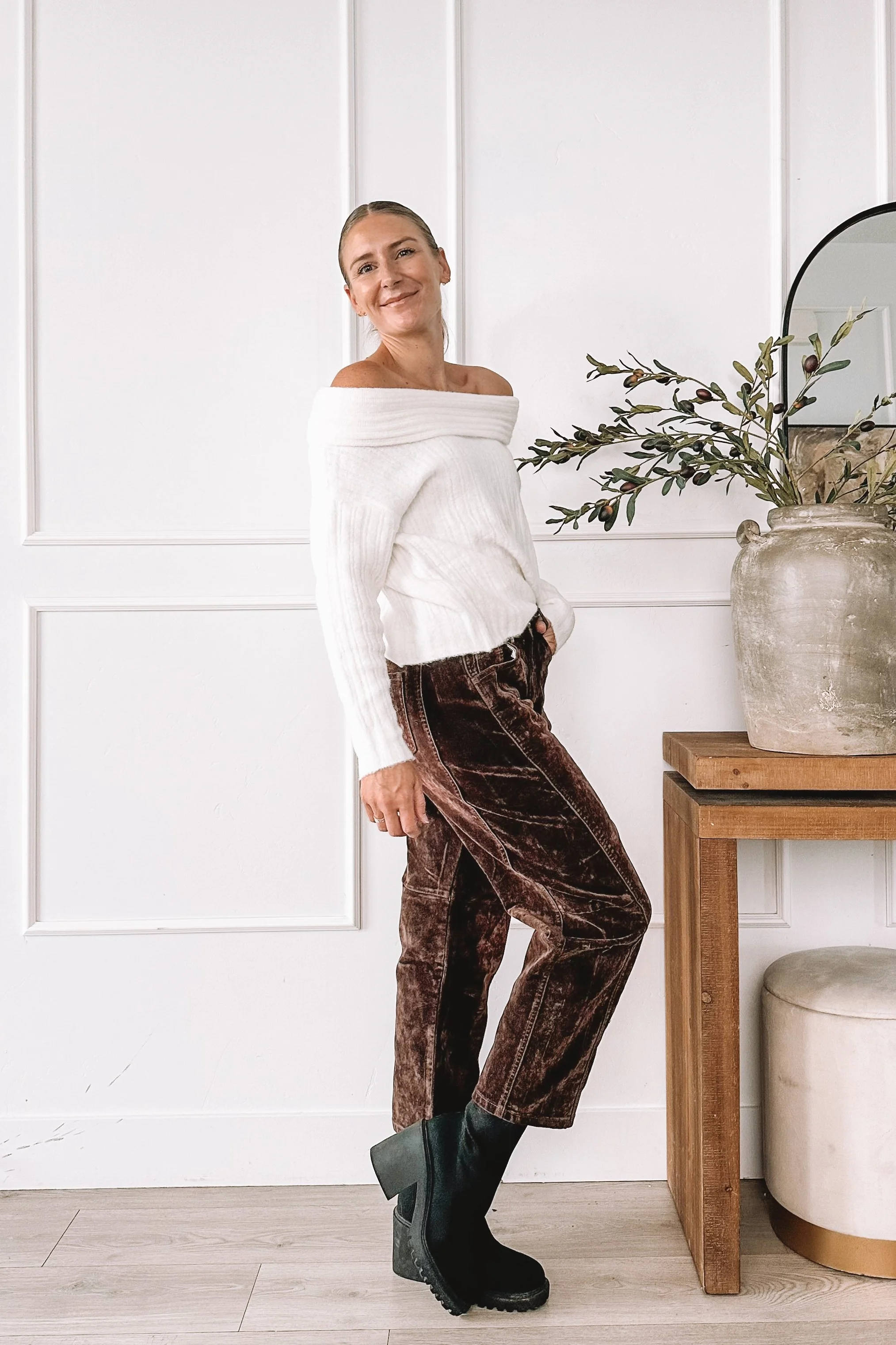 Crushed Velvet Pants Outfit For The Holidays