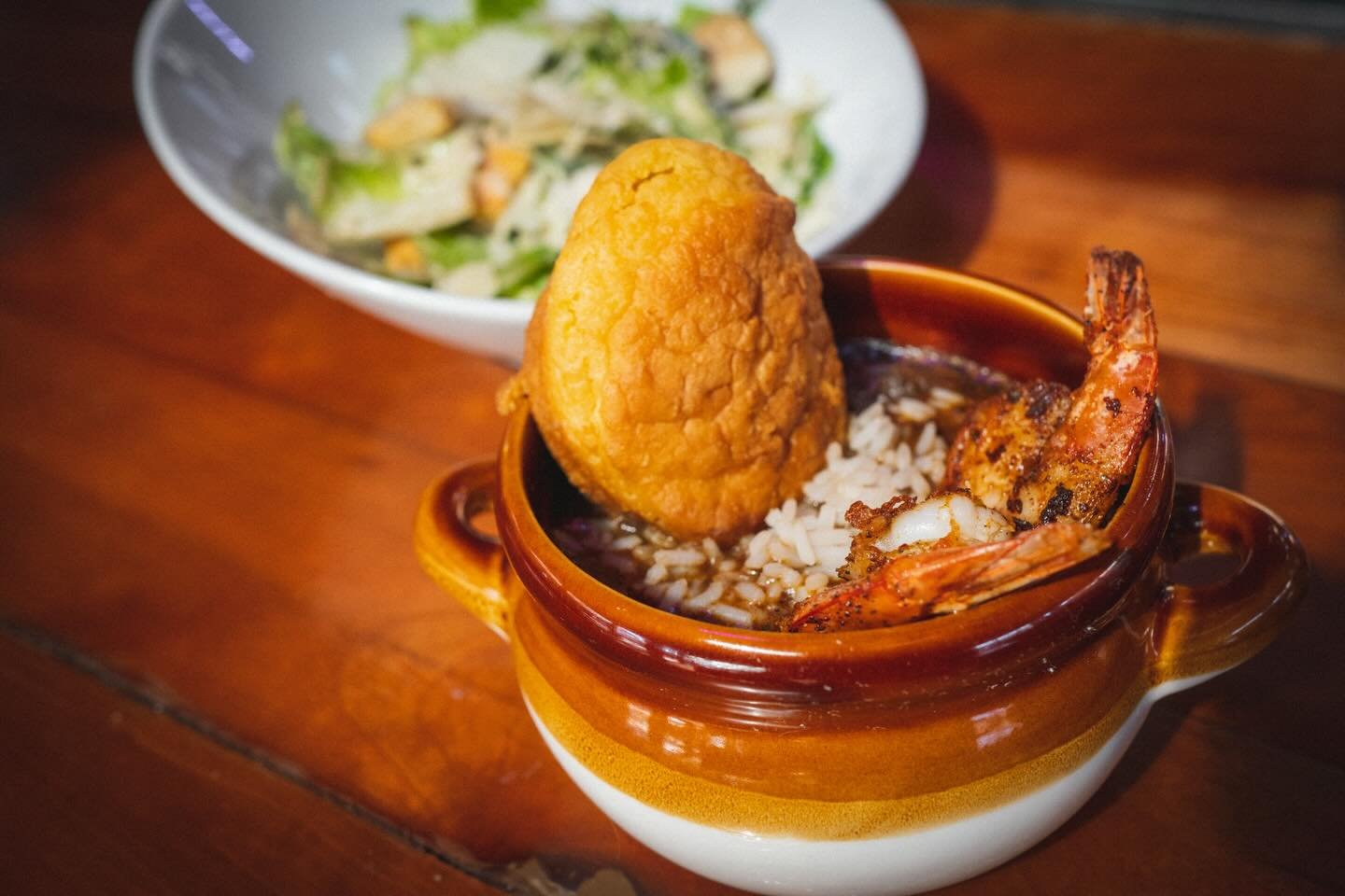 Come warm up with a nice hot bowl of gumbo! 🥣 

Inside dining and the heated patio serving food all day until 9pm!

Reservation link in our bio!

#stlfood #lunchideas #soulardfood