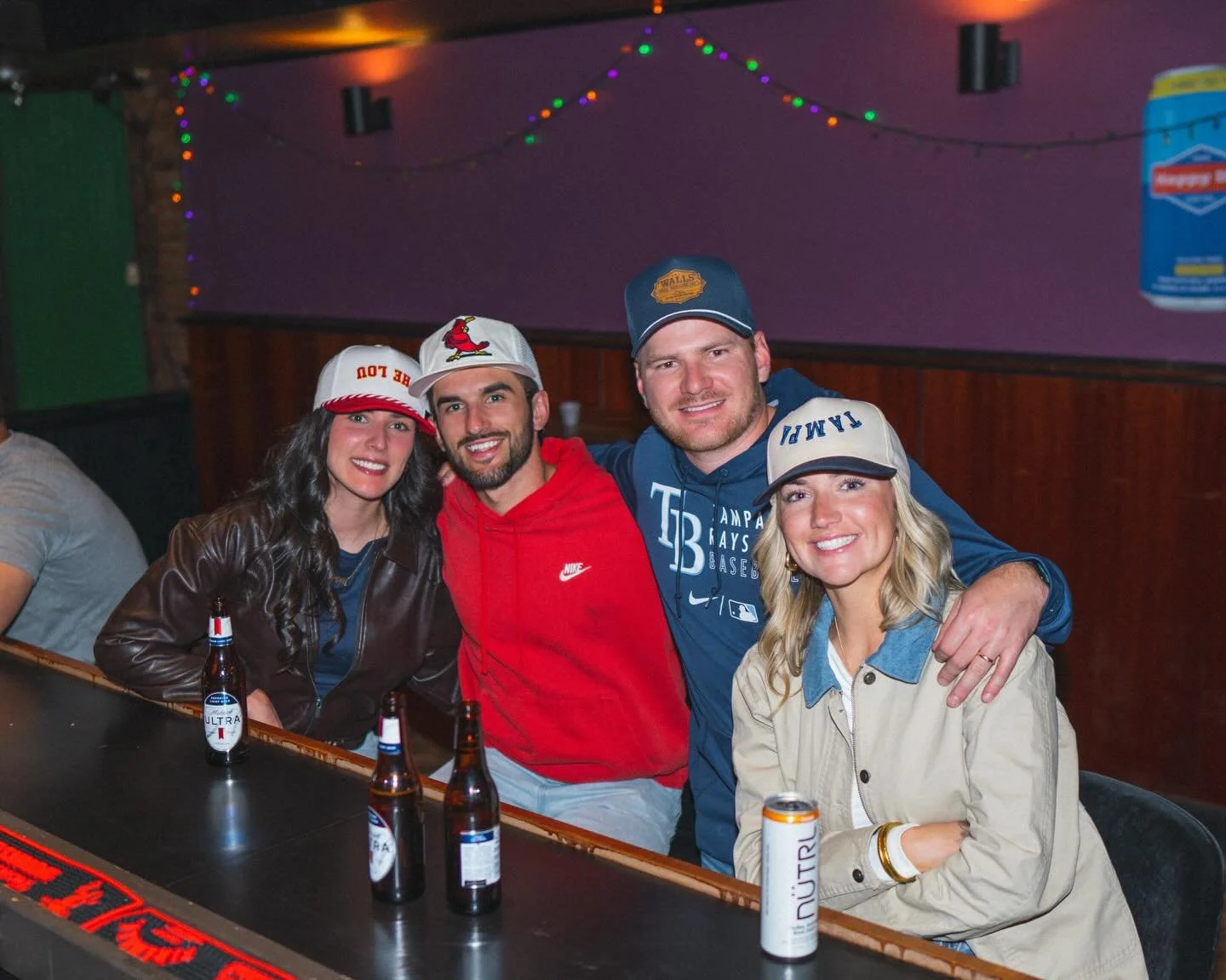 Ride with us to the Cards game tonight! ⚾️ 

Our complimentary shuttle starts running 1 hour before game start time! Save the hassle of parking downtown, and let us take you there and back 🚌 

#stlgames #cardinals #stlshuttle