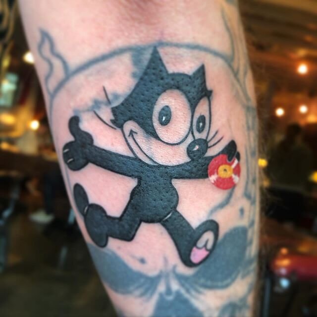 Old stuff I never posted part.3 #felixthecat #drewhouse #palmtrees #palmtreetattoo at #bodyelectric #bodyelectrictattoo on #melroseavenue #losangeles #losangelestattoo #losangelestattooartist #tattoo #tattooartist #tattooist #tatouage #ink #inked  #p