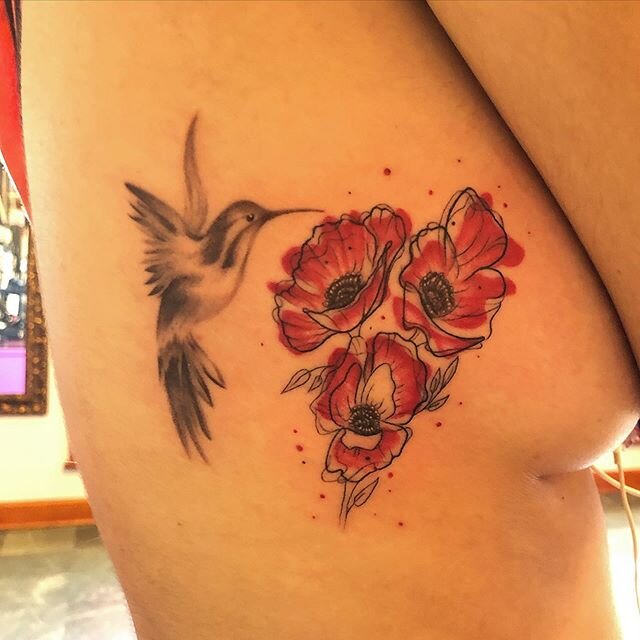 Not too rusty after three months! 😁 officially allowed to be back ! DM or email me for project. #hummingbird #hummingbirdtattoo #flowers #flowertattoo at #bodyelectric #bodyelectrictattoo on #melroseavenue #losangeles #losangelestattoo #losangelesta