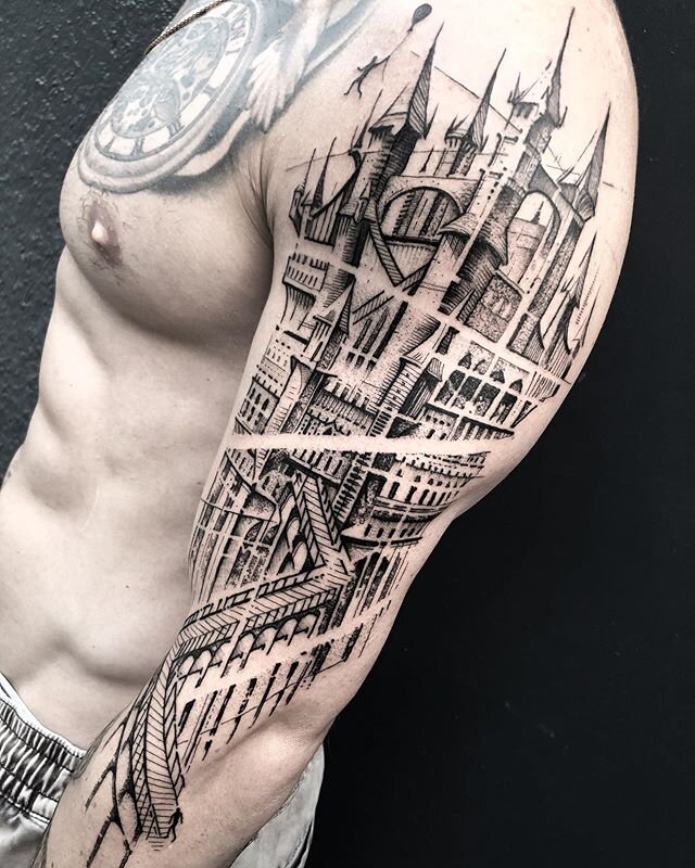 Thanks John! 🏰🏰🏰 This took approx 5 hours. 
#bodyelectrictattoo #castle #castletattoo #illustrative #illustrativetattoo #castles #castlesofinstagram #castletattoos #illustrativetattoos #illustrativeblackwork #blackworkers_tattoo #blackworker #chao