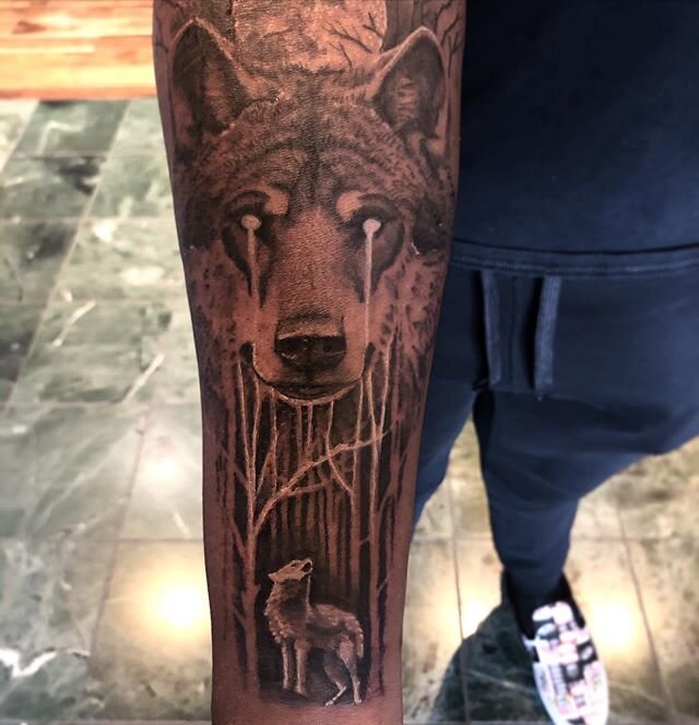 Thanks Kris! 🐺🐺🐺 #bodyelectrictattoo #wolf #wolftattoo #wolves #wolfpack #wolfpack🐺 #wolvestattoo