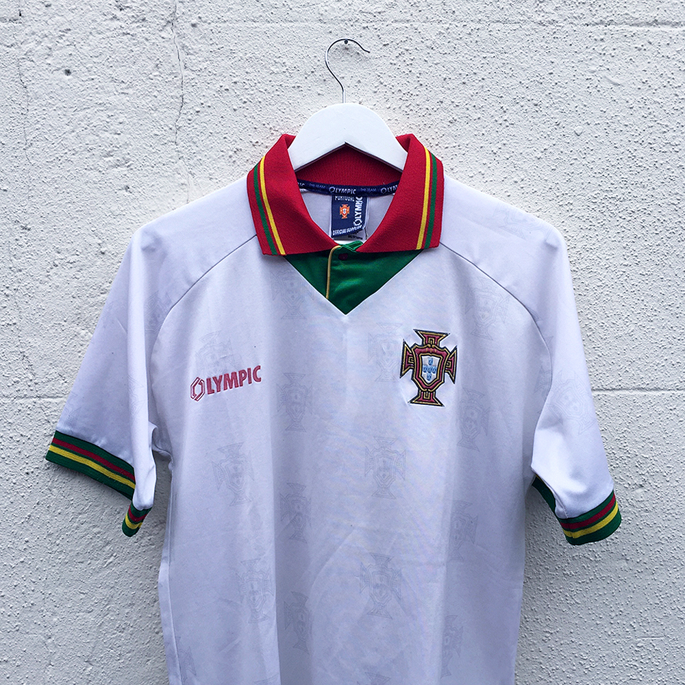 Portugal 1995/96 Vintage Away Shirt