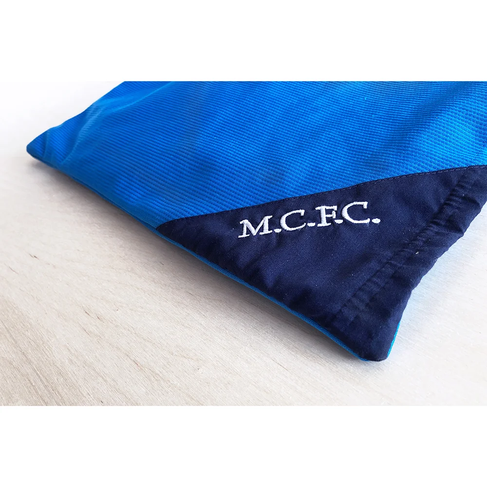 Man City_Home_99-01_close up_2_1000.jpg