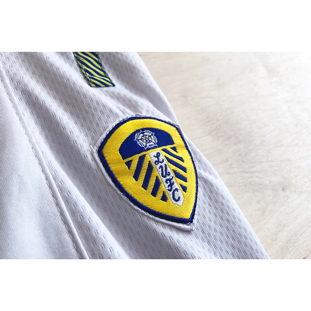 Leeds United_Home_13-14_close up_1_1000.jpg