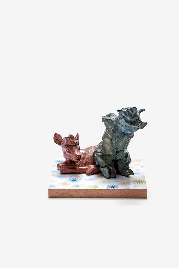 wir machen das klar (Queen) , 2012, bronze, wood, pigment print on plastic foil, glitter, 17 × 18 × 18 cm (9.44 × 7.08 × 7.08 in) © Jonny Star, Photo: Jens Bösenberg