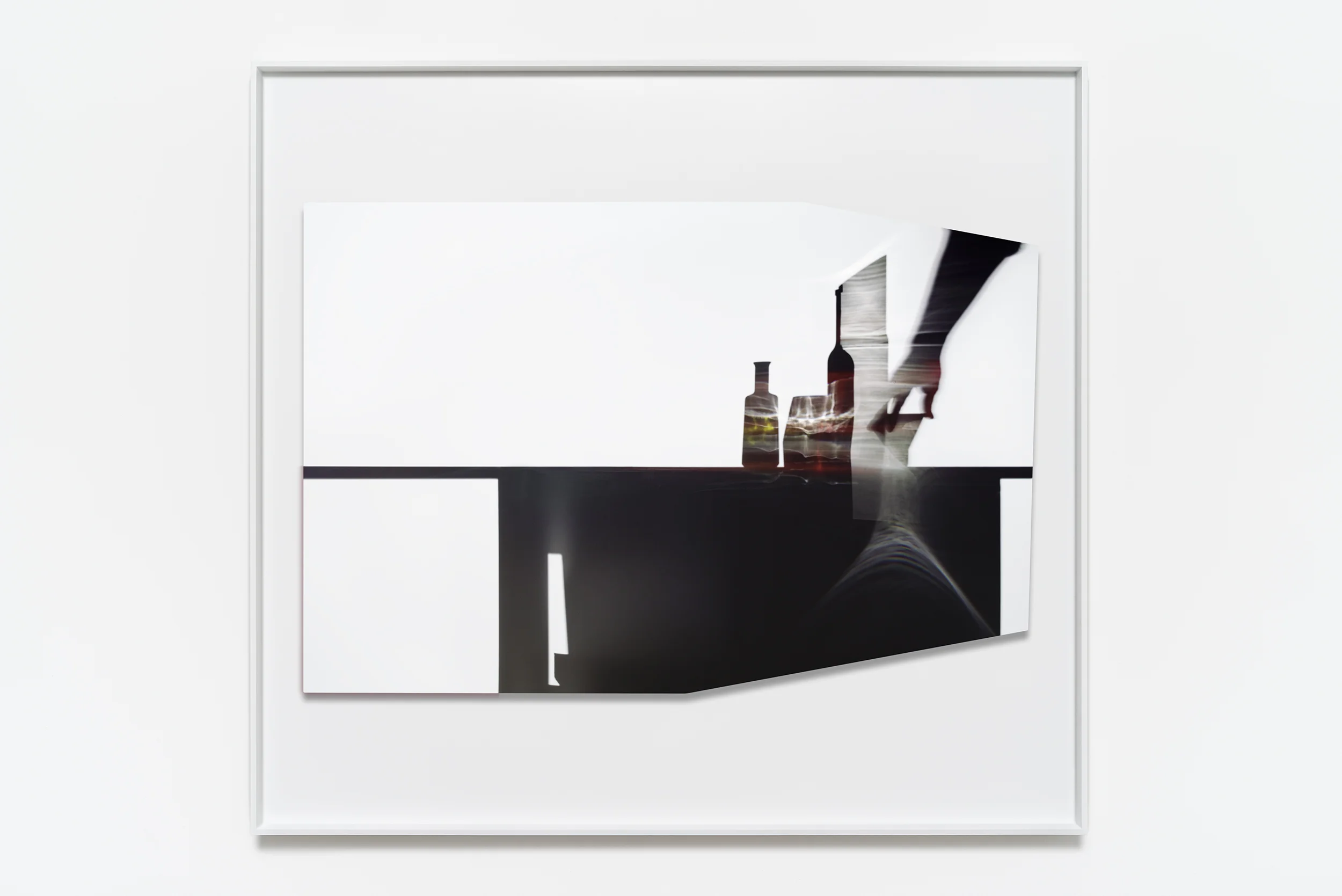 Uta Barth In the Light and Shadow of Morandi (17.01) , 2017 Face mounted, raised, shaped, Archival Pigment print in artist frame 123.8 x 134 x 4.4 cm 48 3/4 x 52 3/4 x 1 3/4 in Photo: © Uta Barth Courtesy of 1301PE