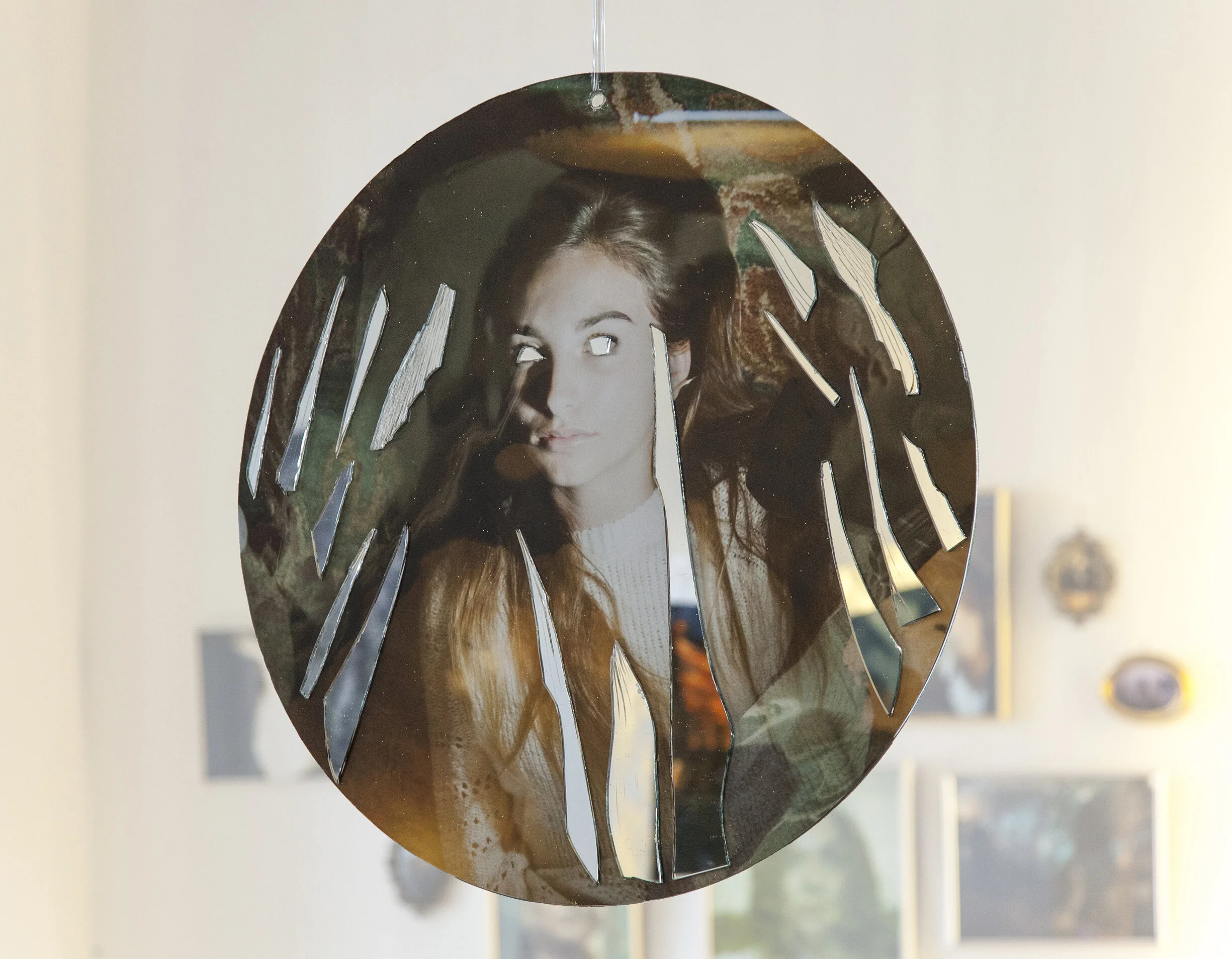 2 faced , side 01, Gyclee print on mirror, acrylic gel+glitter, 20x20in, oval, 2019