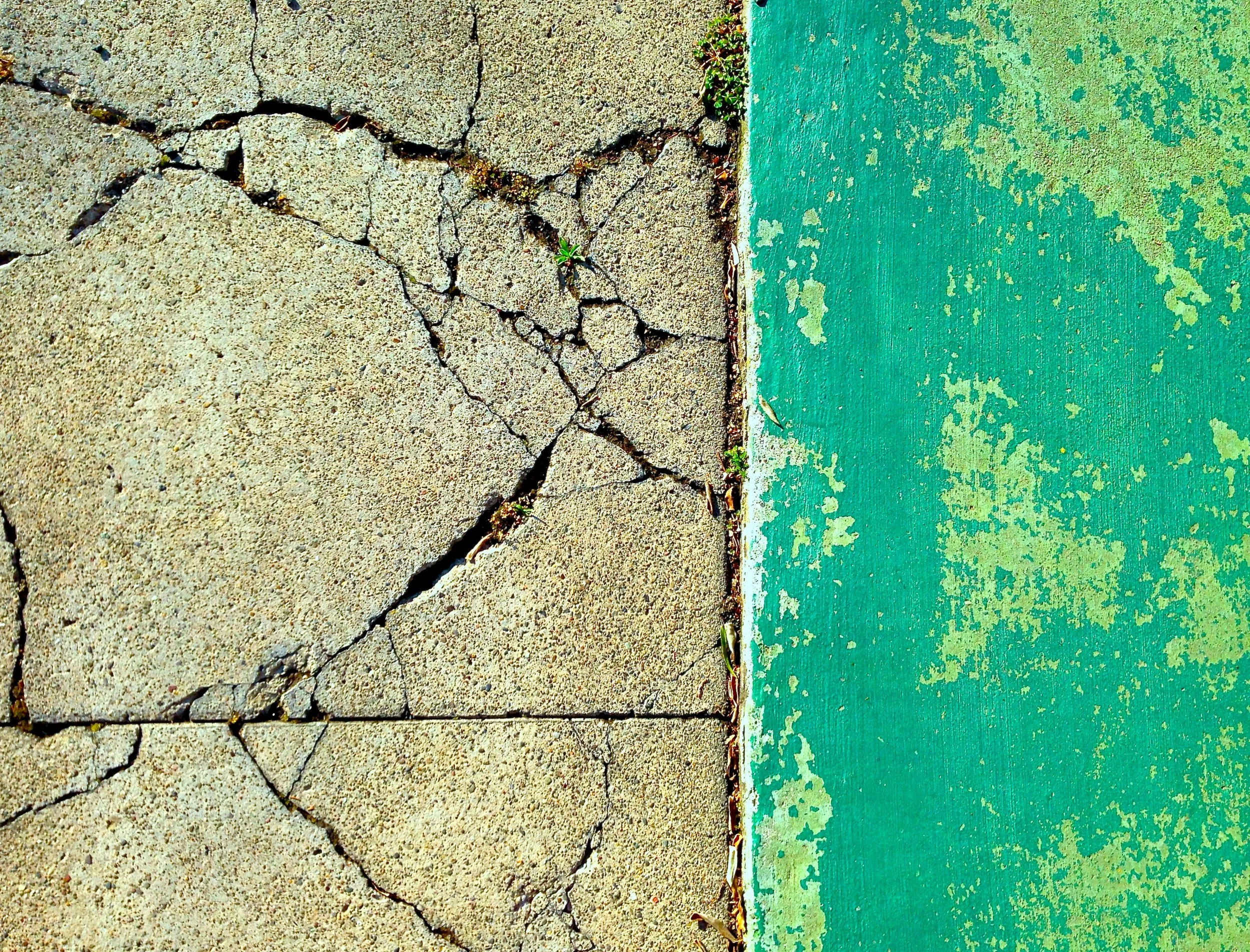 'CRACKED CONCRETE & AQUA PATINA'